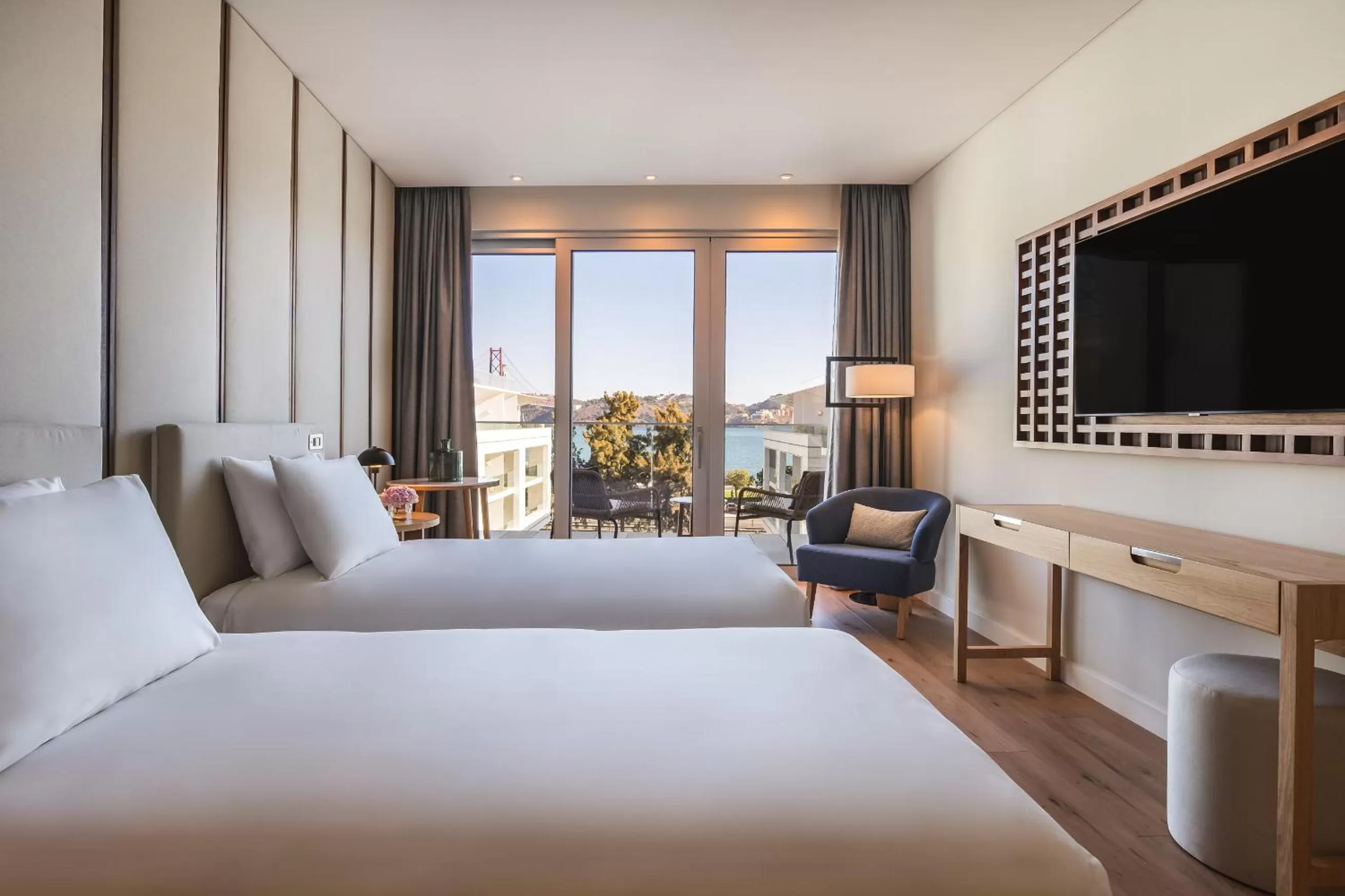 TV and multimedia, Bed in Hyatt Regency Lisbon