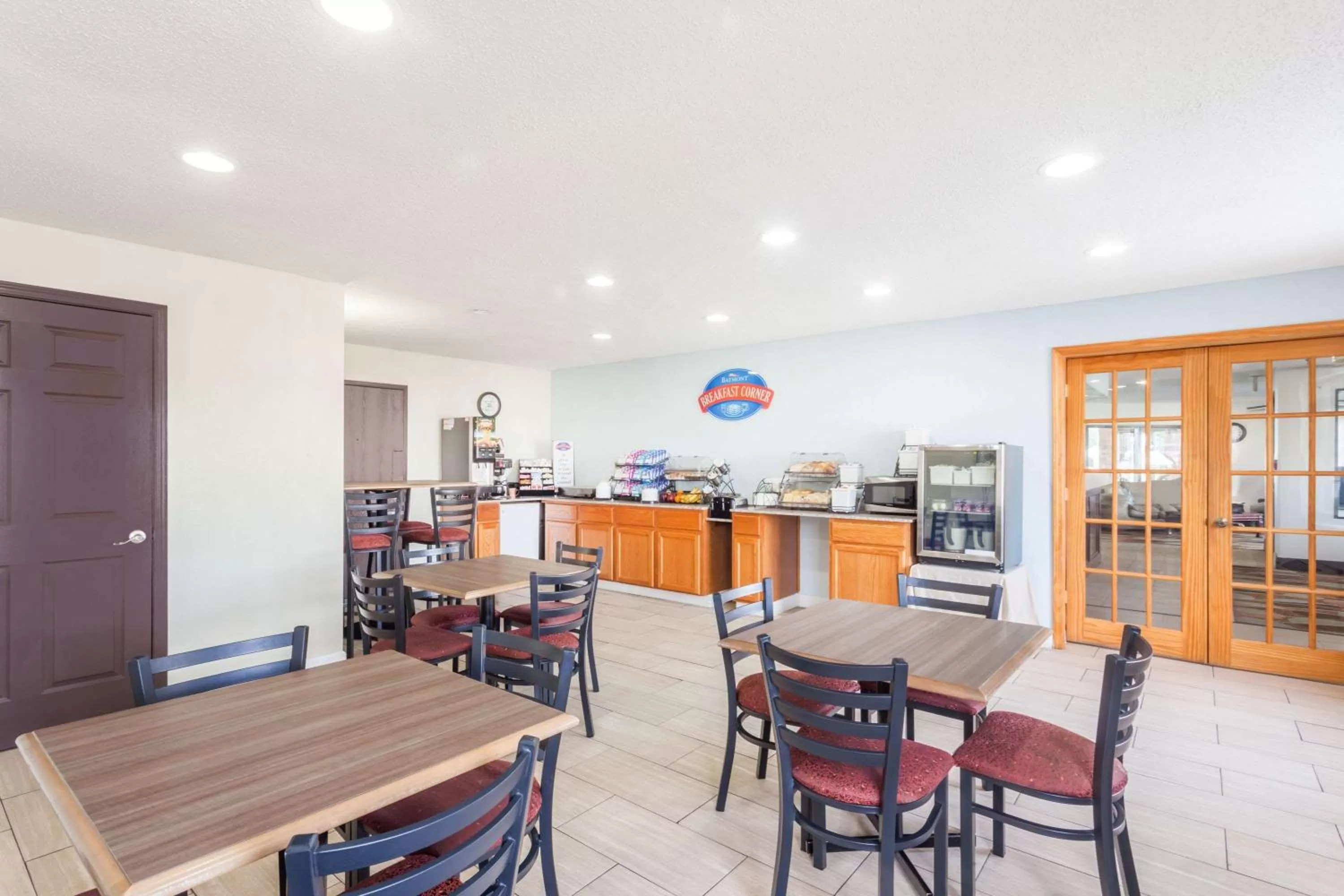 Restaurant/places to eat in Baymont by Wyndham Jackson