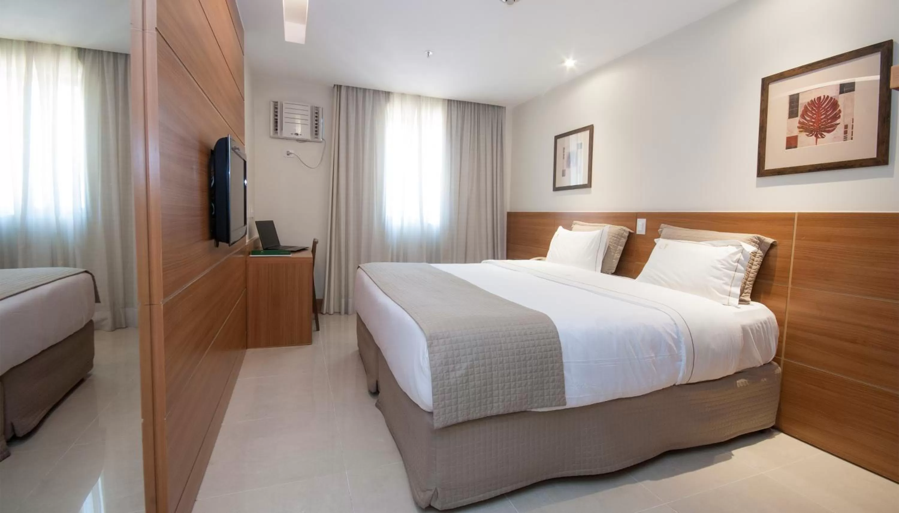 Property building, Bed in Américas Granada Hotel