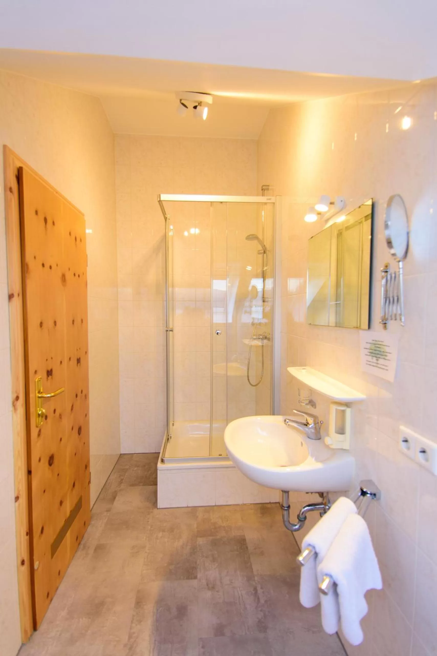 Bathroom in Hotel Bohn