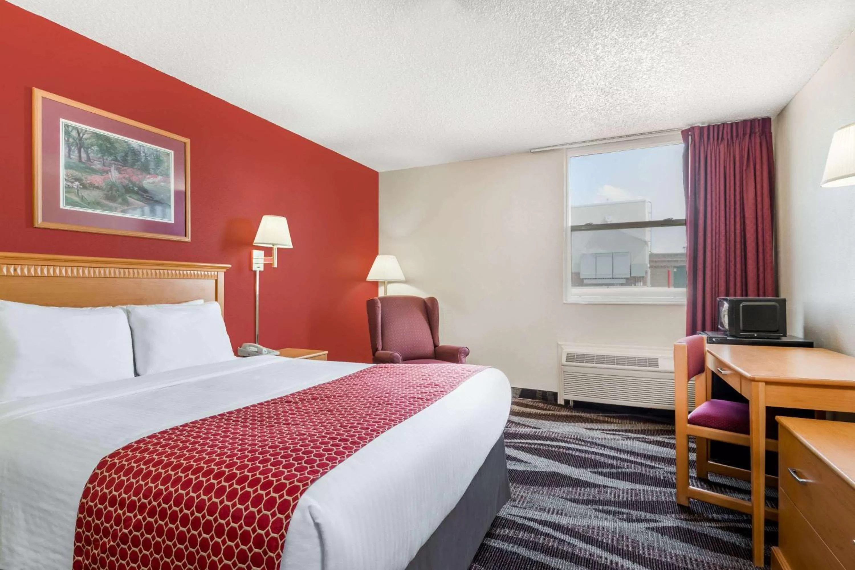Photo of the whole room, Bed in Days Inn by Wyndham Gillette