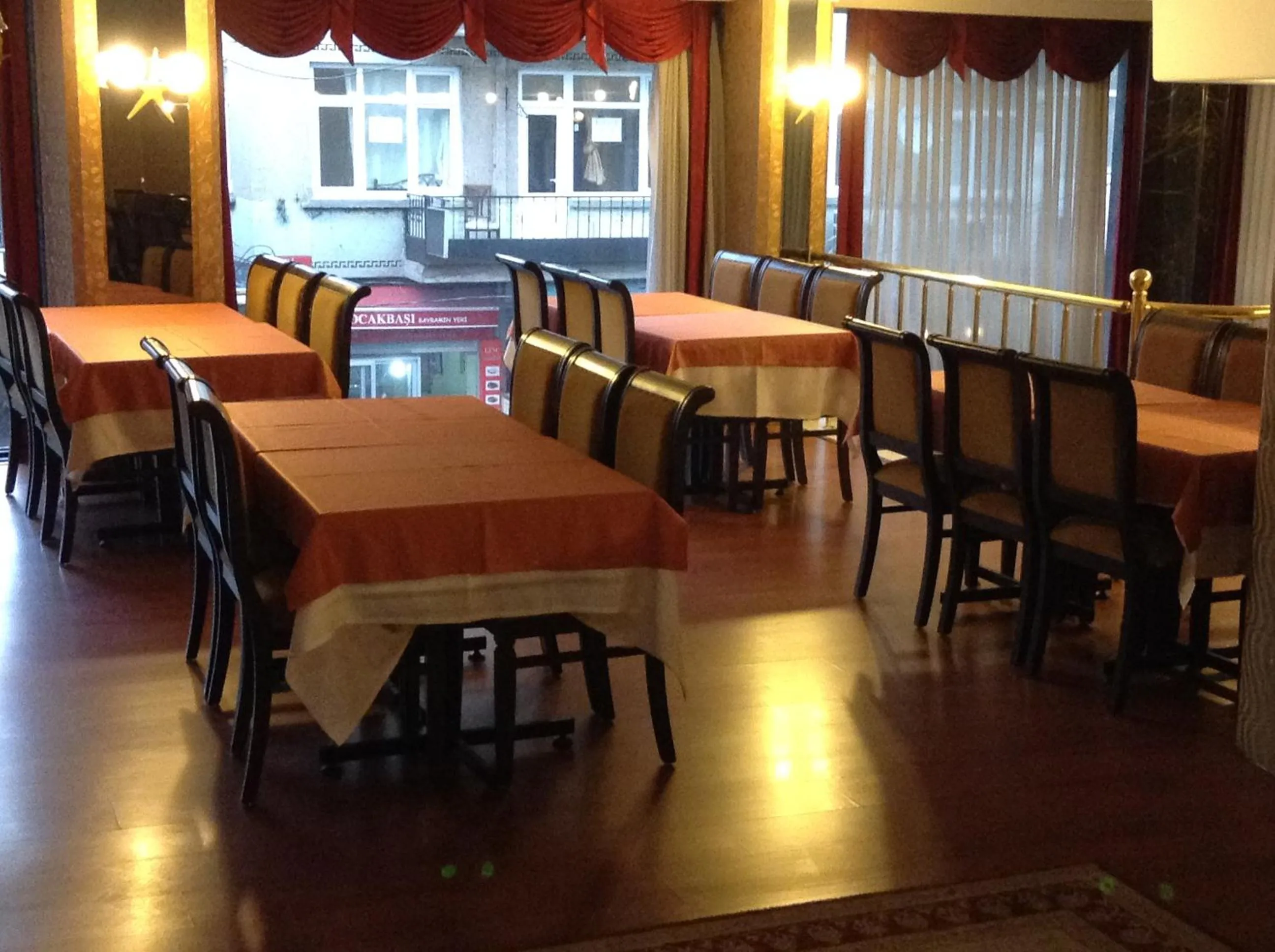 Restaurant/places to eat in Tayhan Hotel