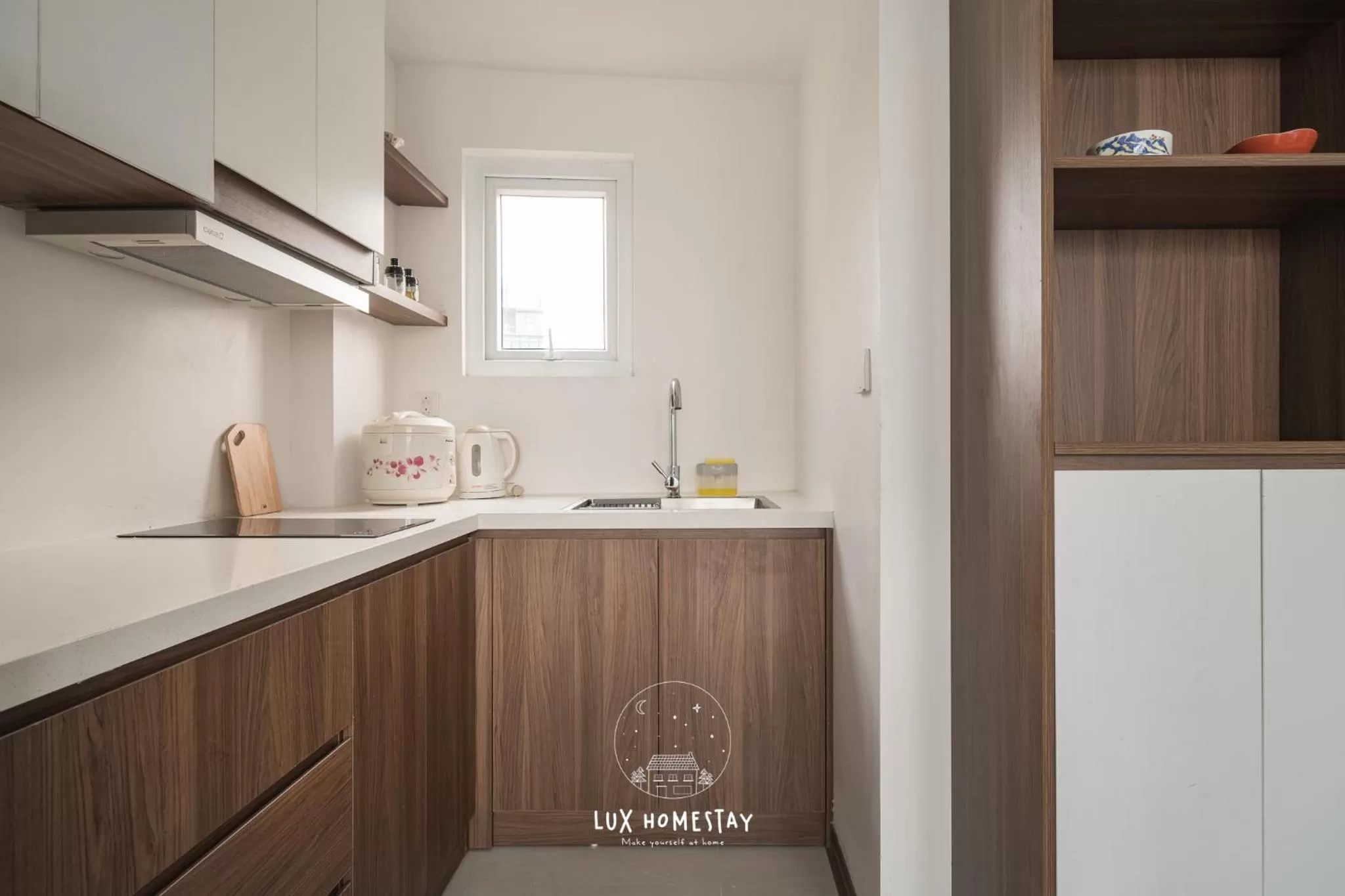 Kitchen or kitchenette in Lux Westlake Studio