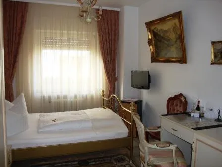 Photo of the whole room, Bed in Haus Mooren, Hotel Garni