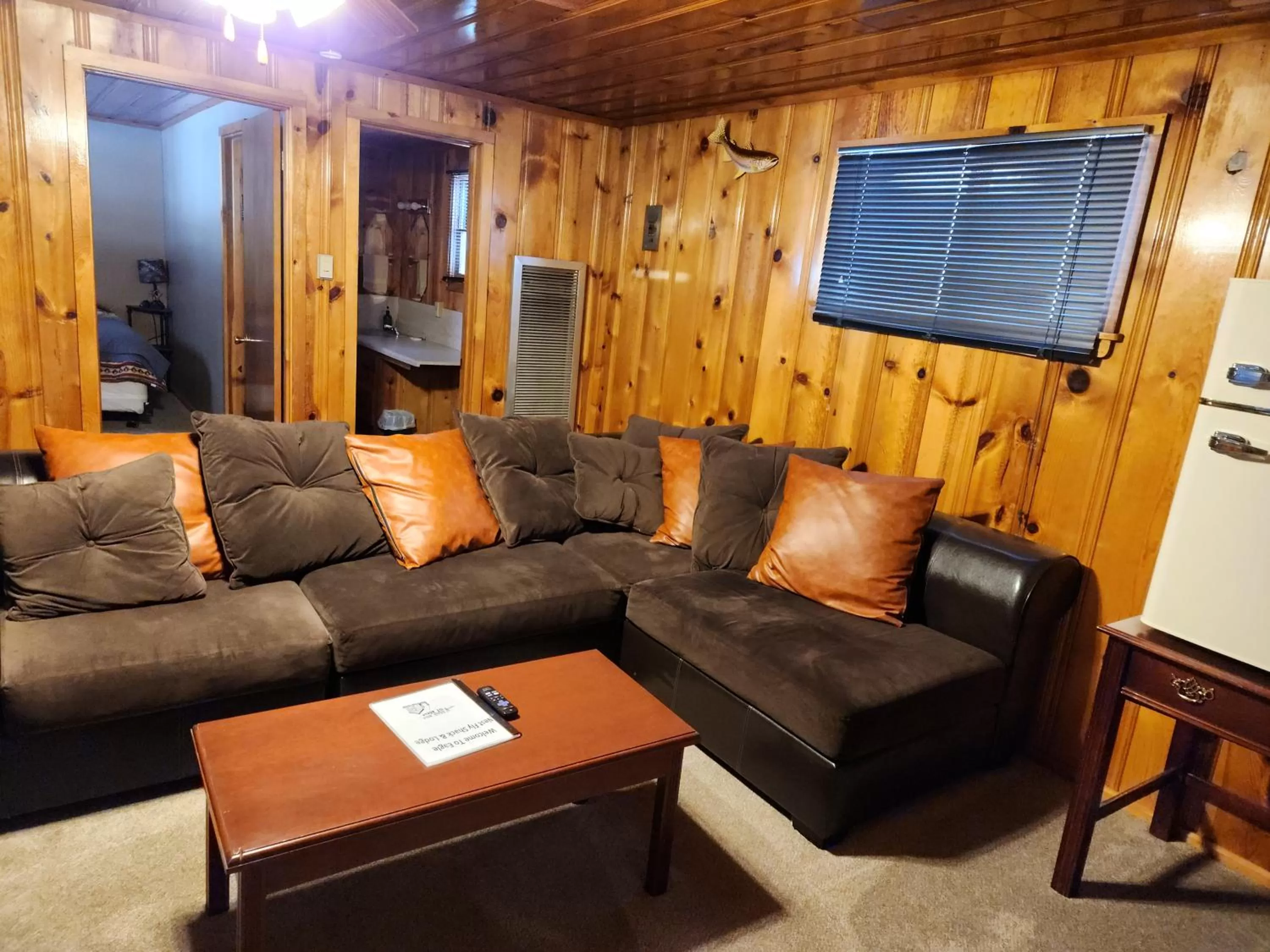 Living room in Eagle Nest Fly Shack & Lodge