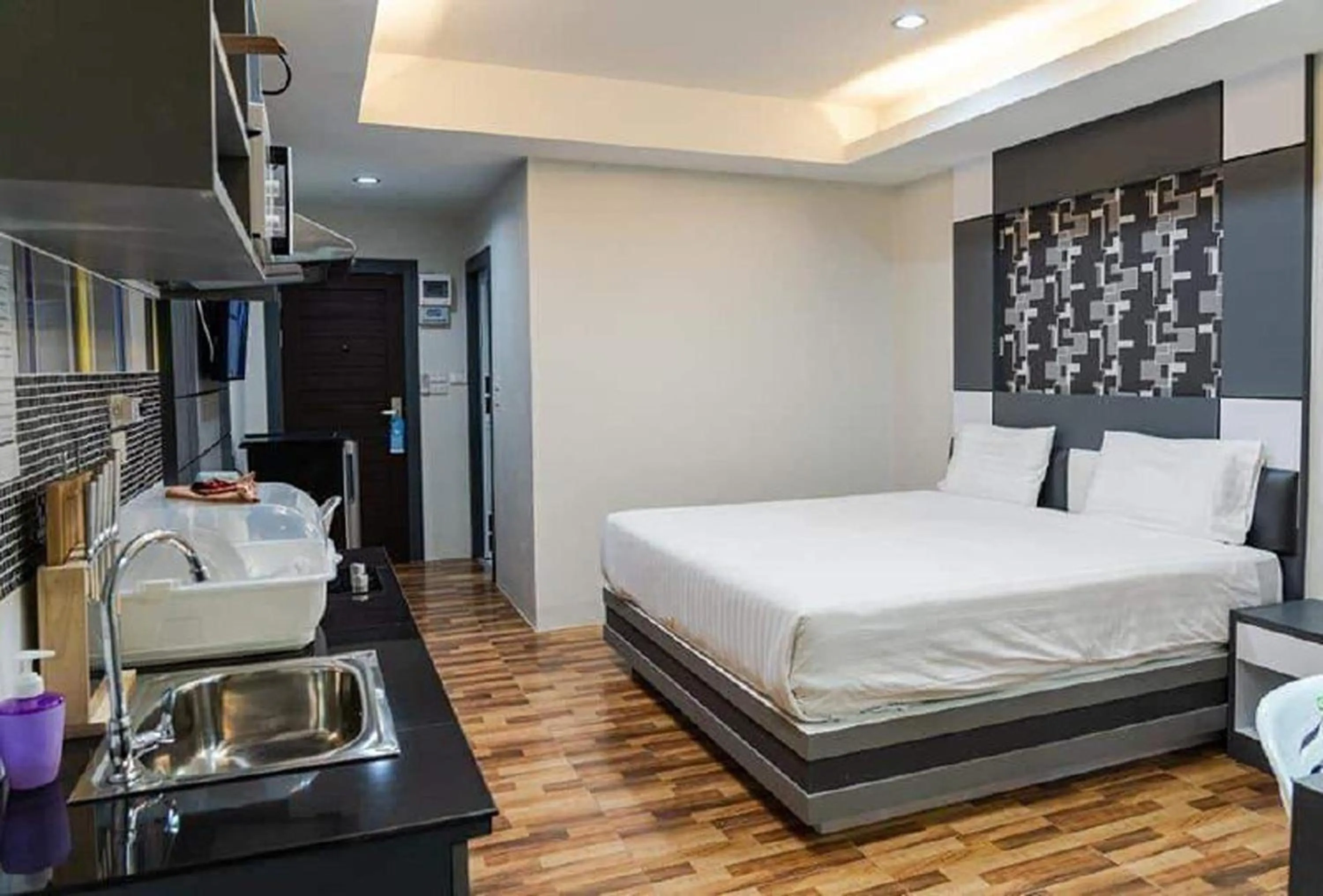 Bed in The Ring Residence