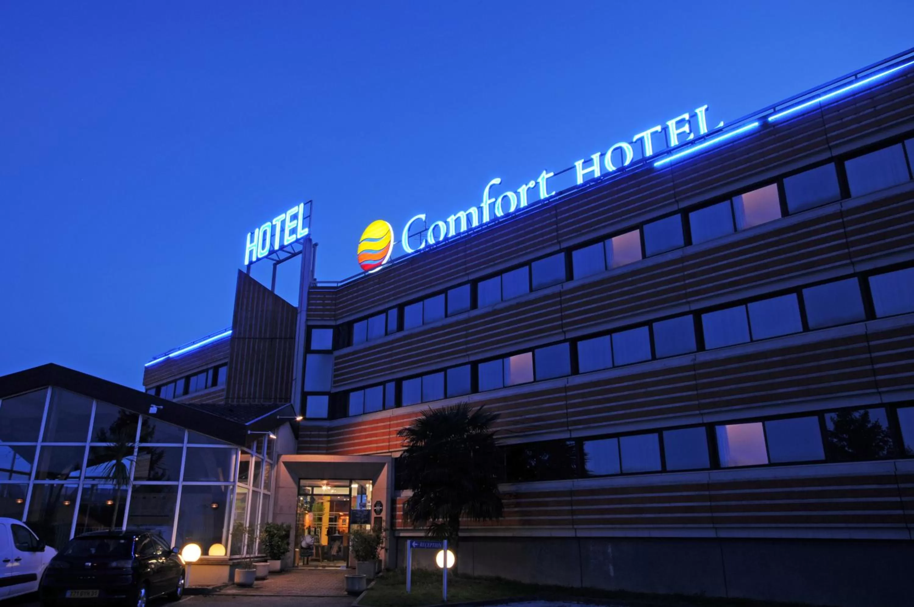 Facade/entrance in Comfort Hotel Toulouse Sud