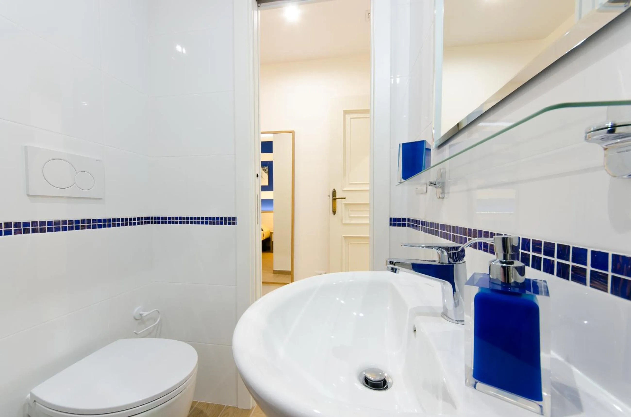 Bathroom in Gemme Di Roma Accomodation