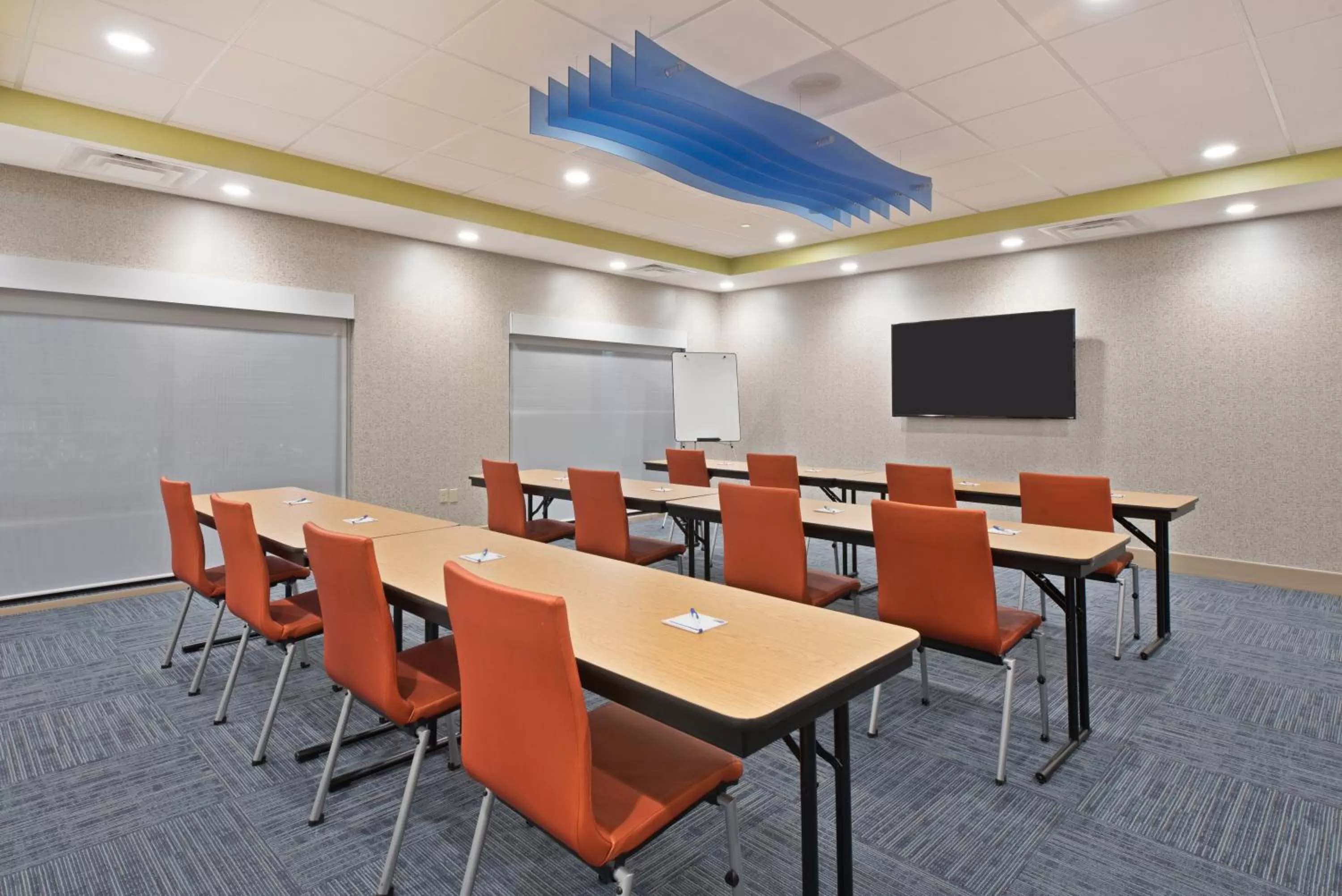 Meeting/conference room in Holiday Inn Express & Suites Uniontown by IHG