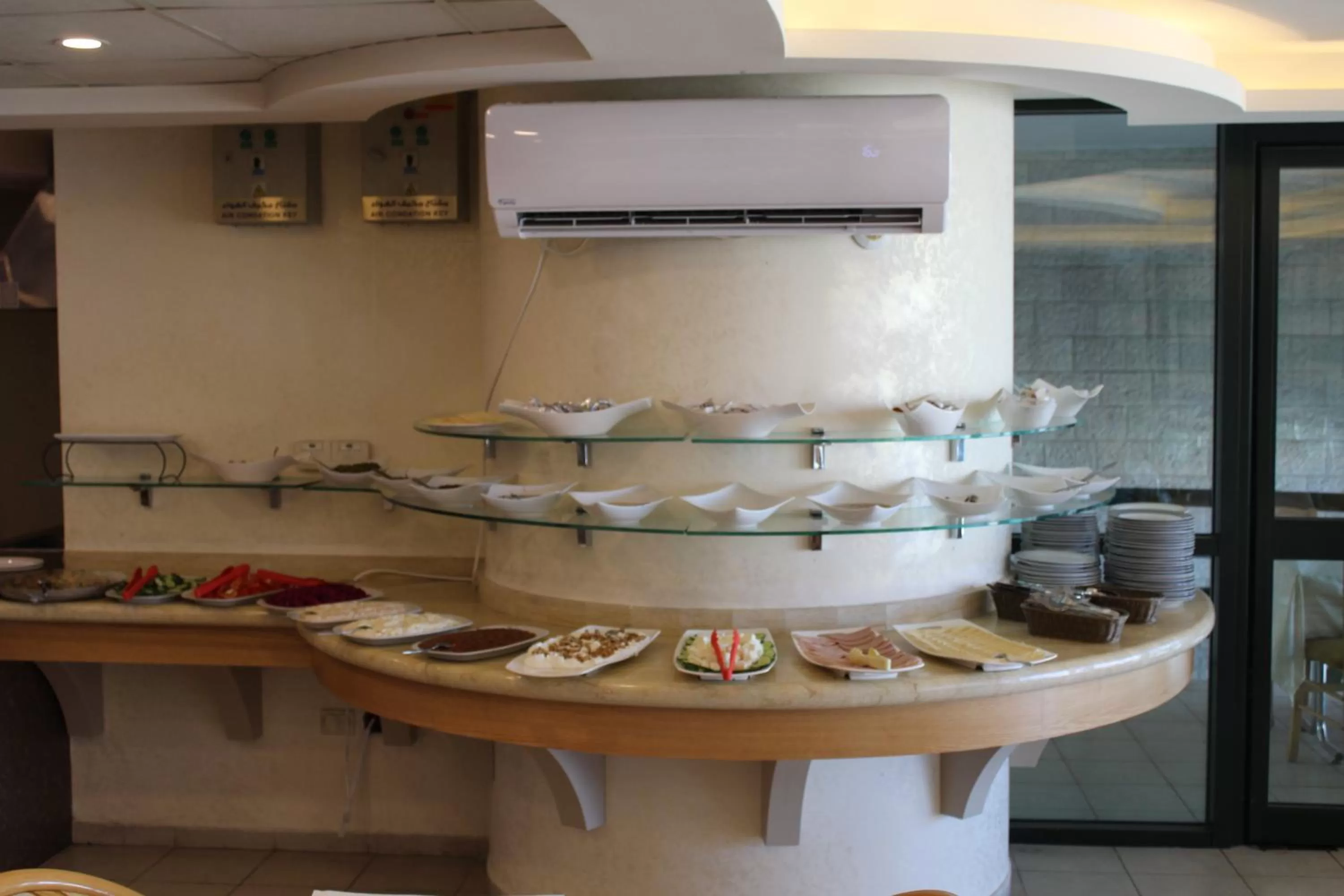 Continental breakfast, Food in Saleem Afandi Hotel