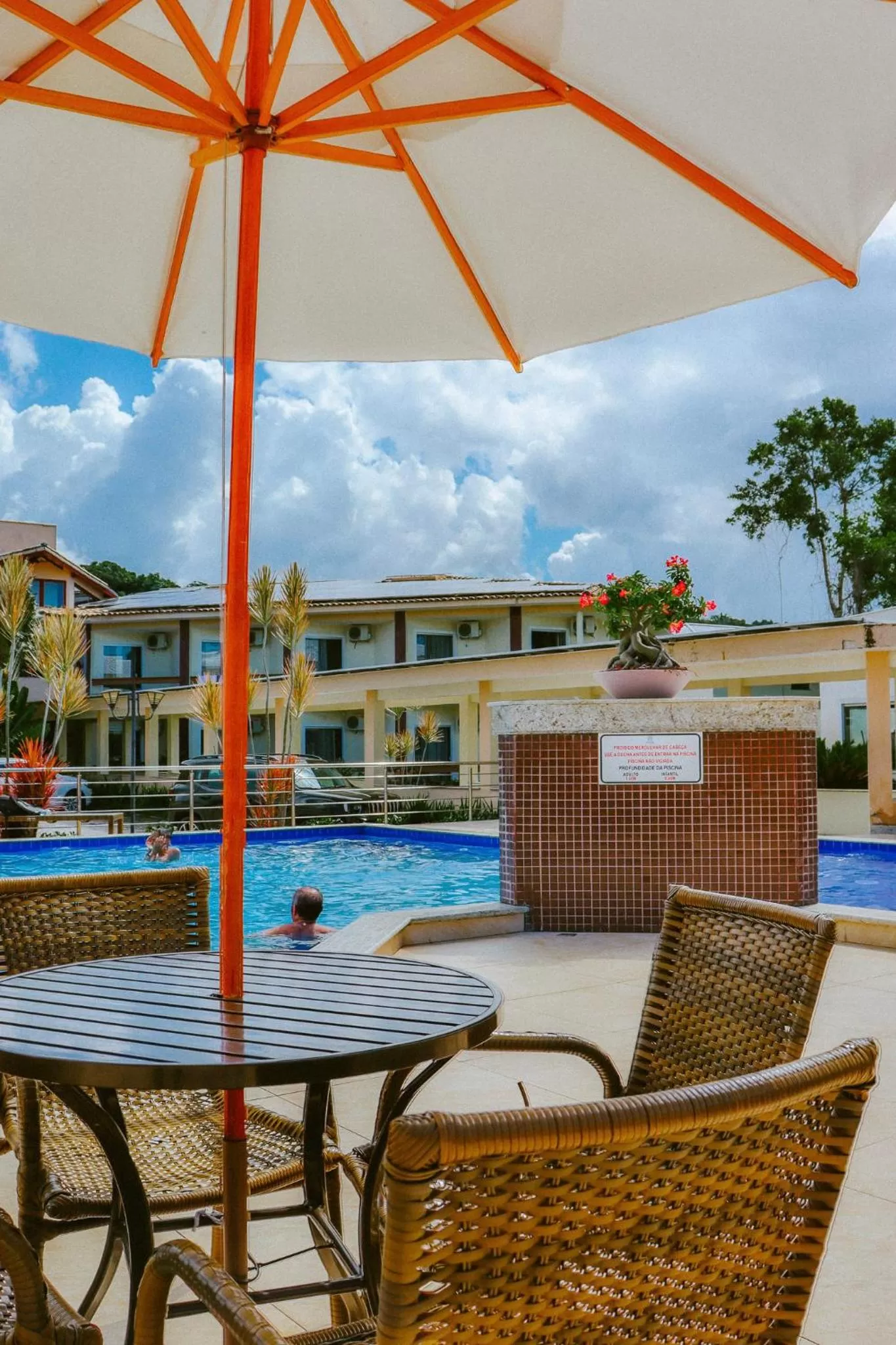 Swimming pool in Pontal Praia Hotel