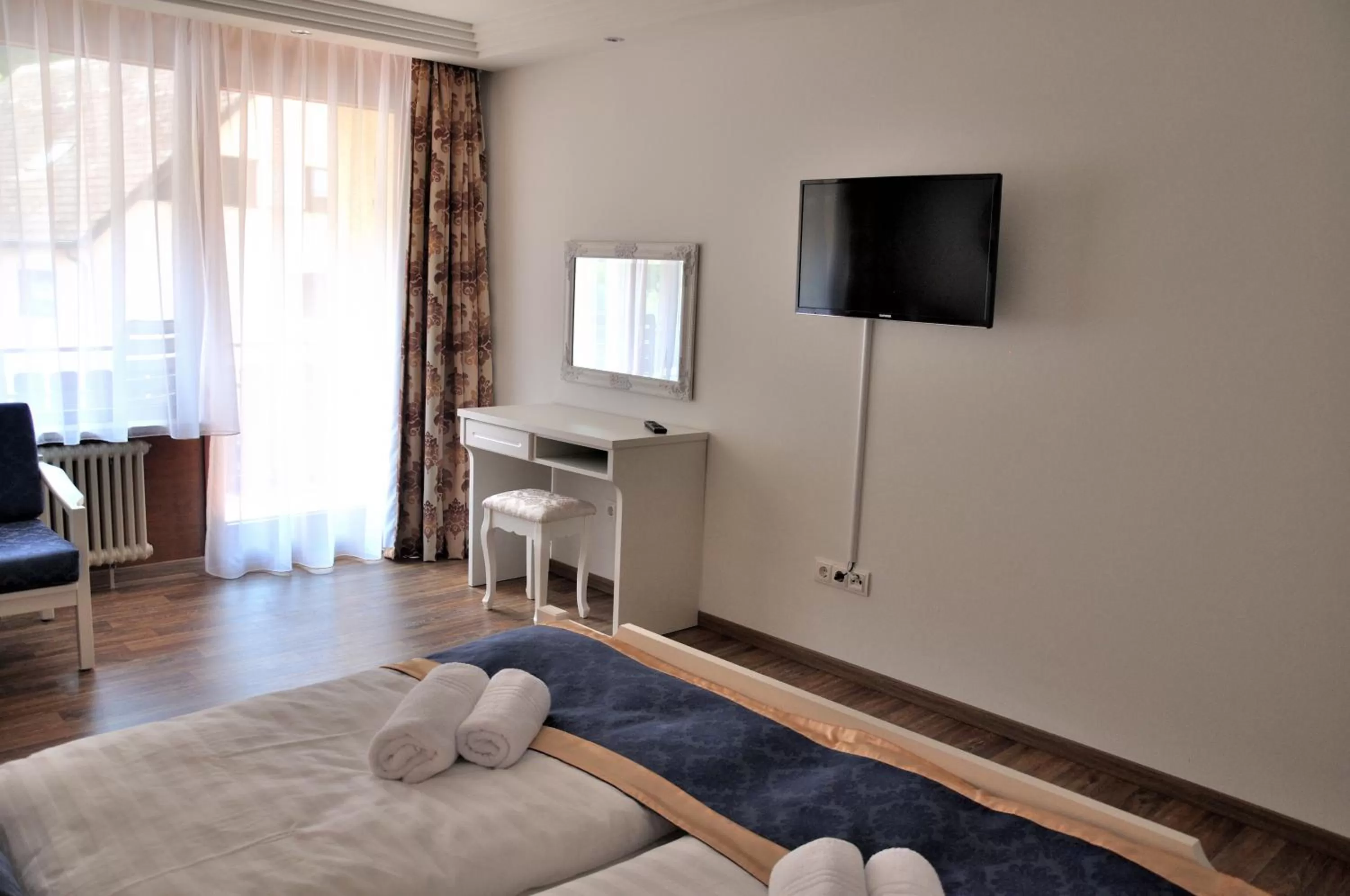 Photo of the whole room, Bed in Hotel Eleon