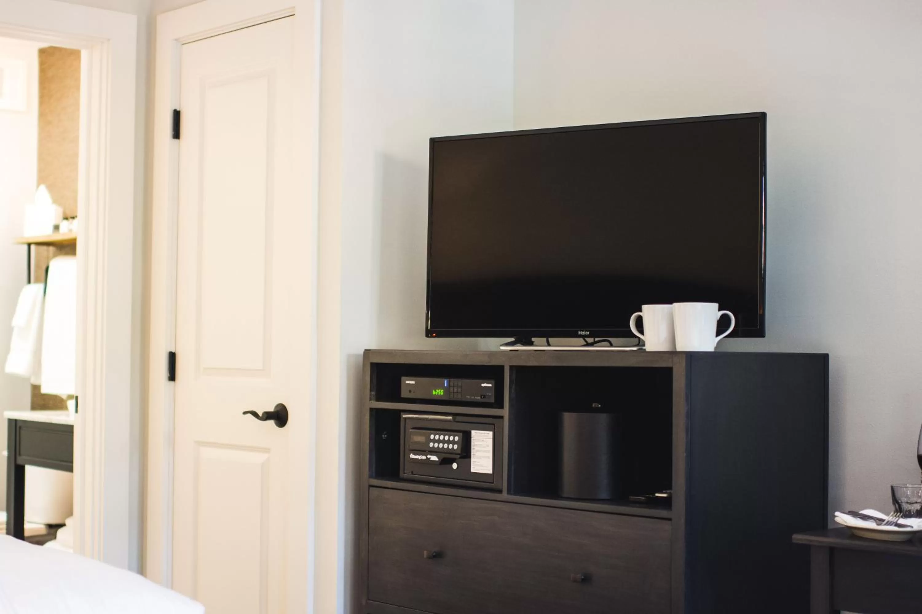 TV and multimedia in Hotel Hi-Ho - Contactless Check-In