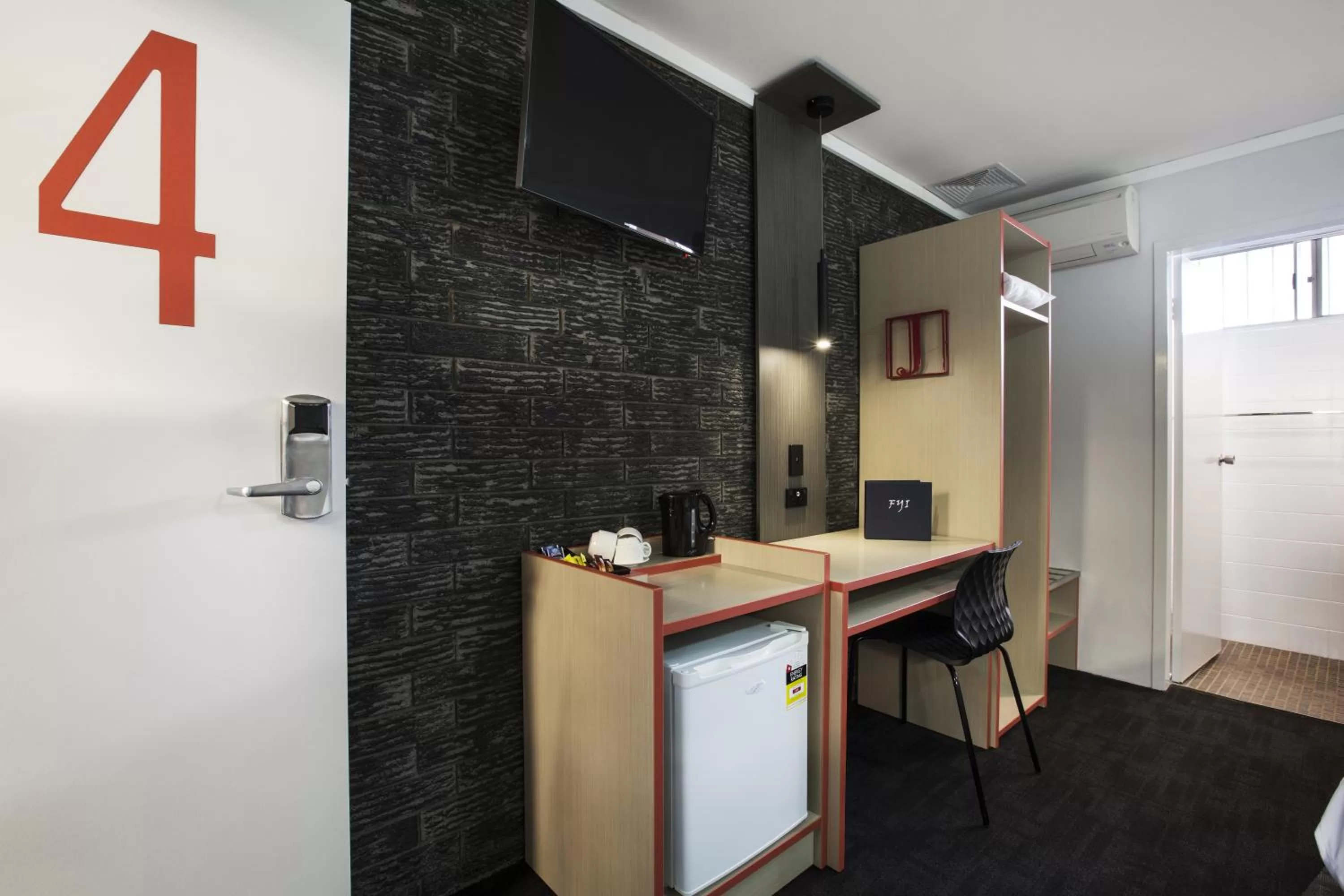 TV and multimedia in Nightcap at Jamison Hotel