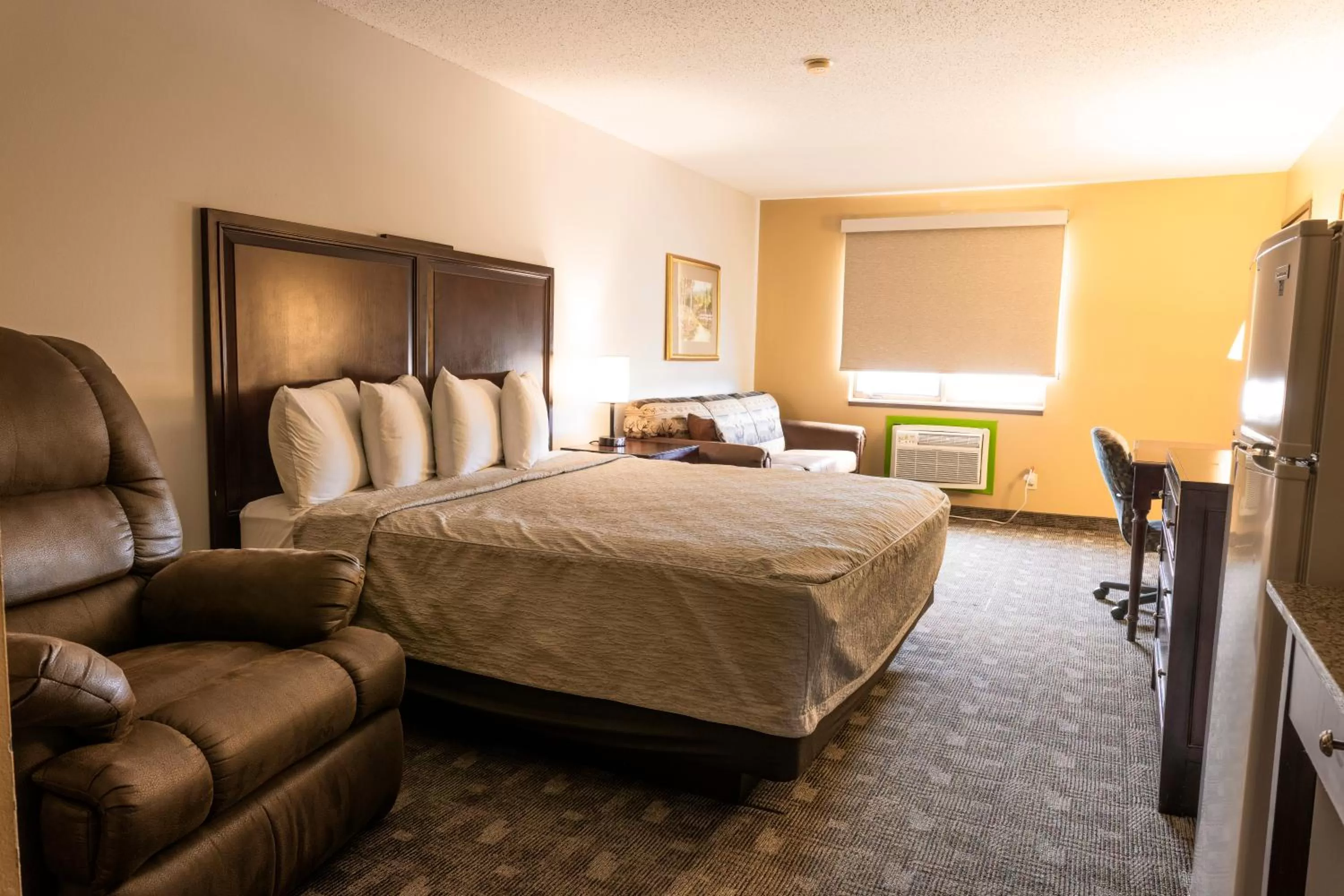 Bed in Governors Inn a Travelodge by Wyndham