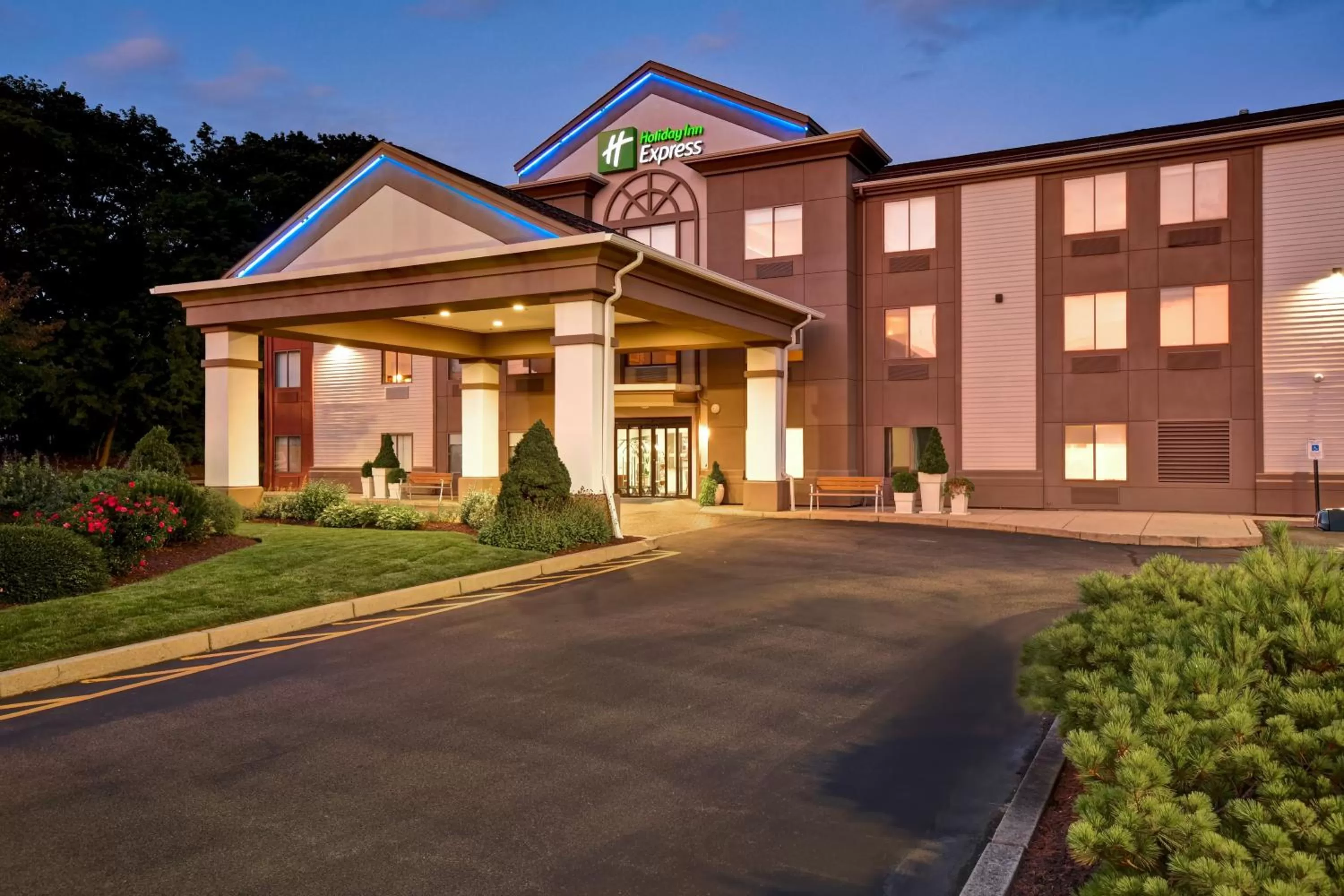 Property building in Holiday Inn Express Newport North - Middletown by IHG