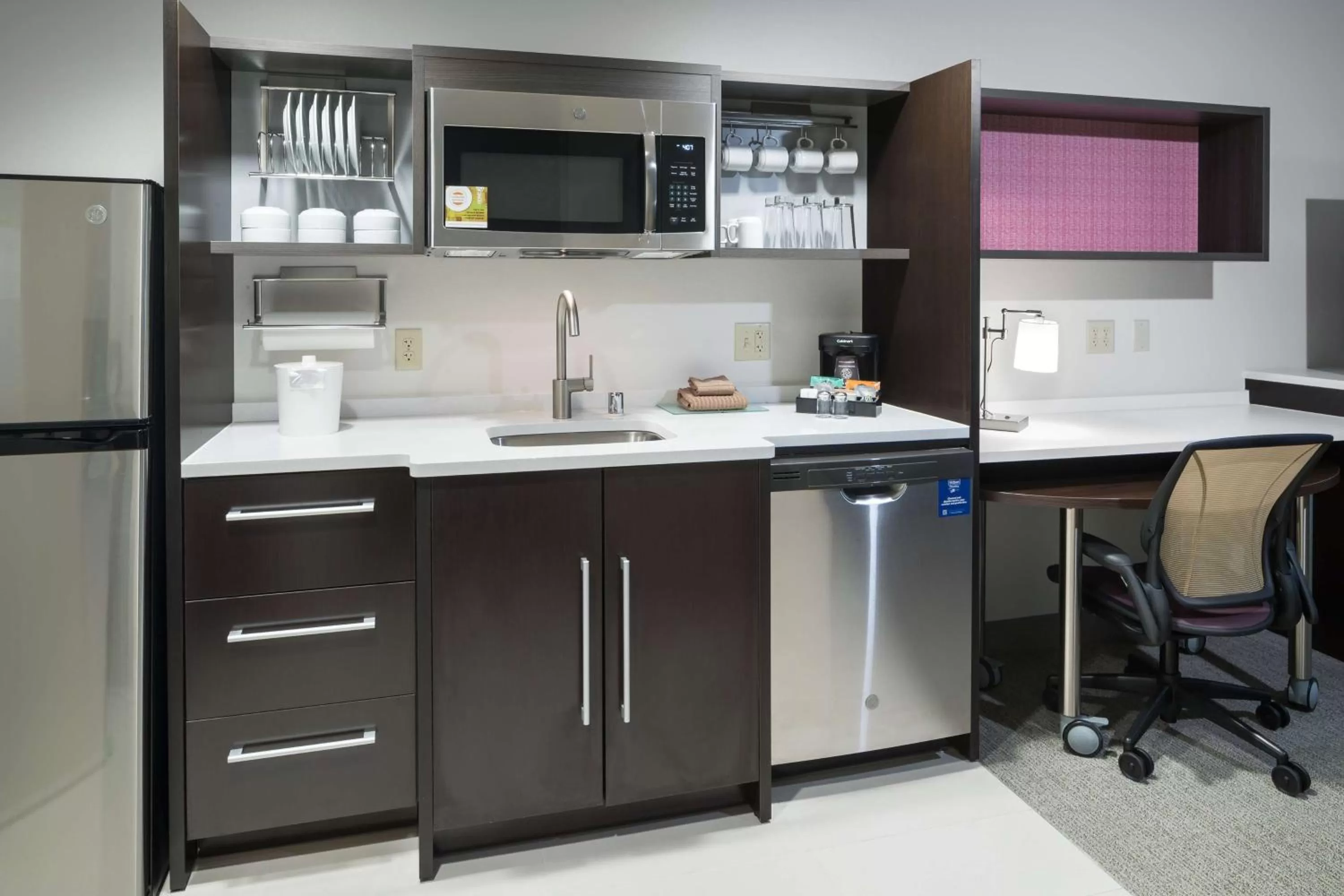 Kitchen or kitchenette in Home2 Suites by Hilton Fort Worth Cultural District
