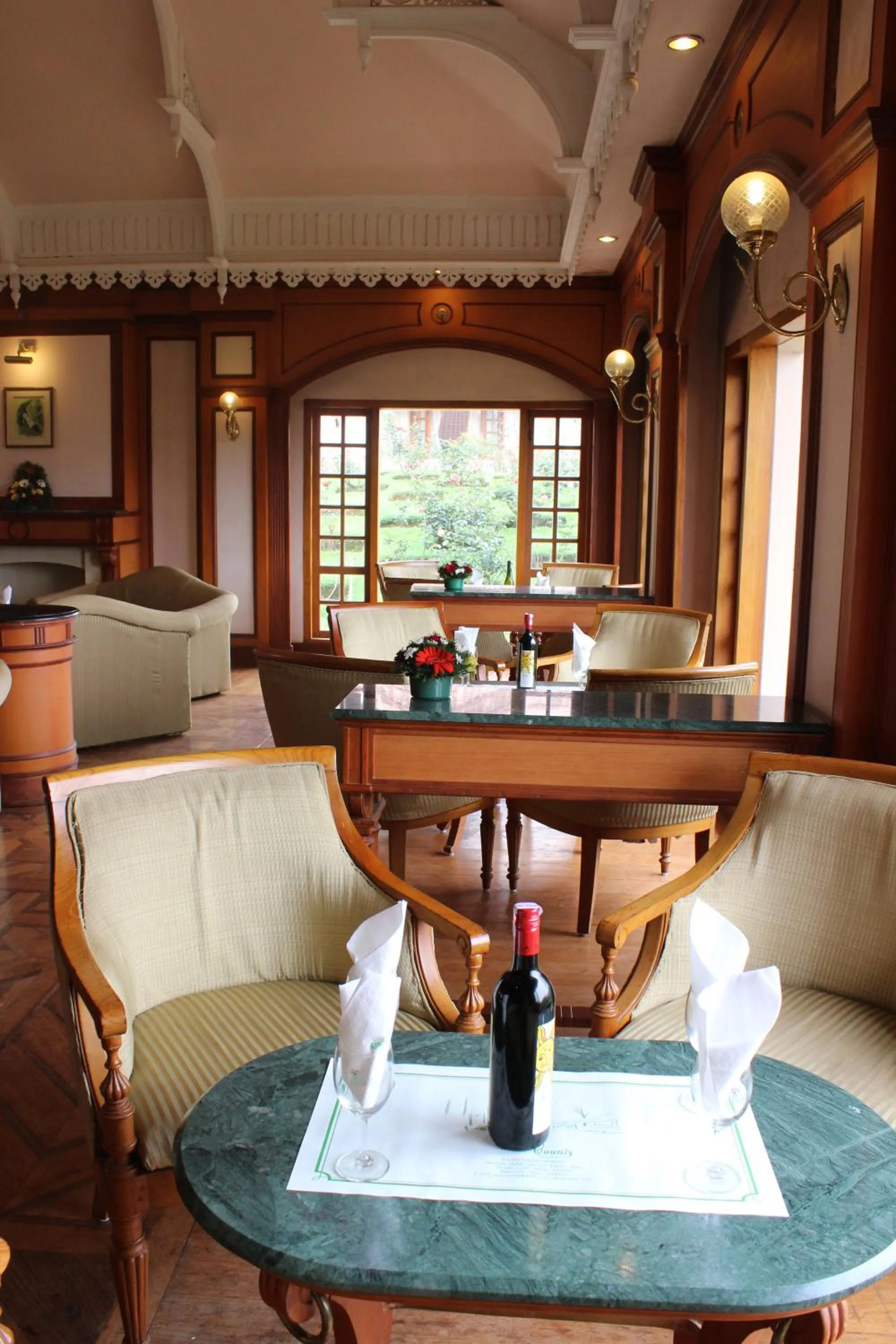 Restaurant/places to eat in KTDC Tea county