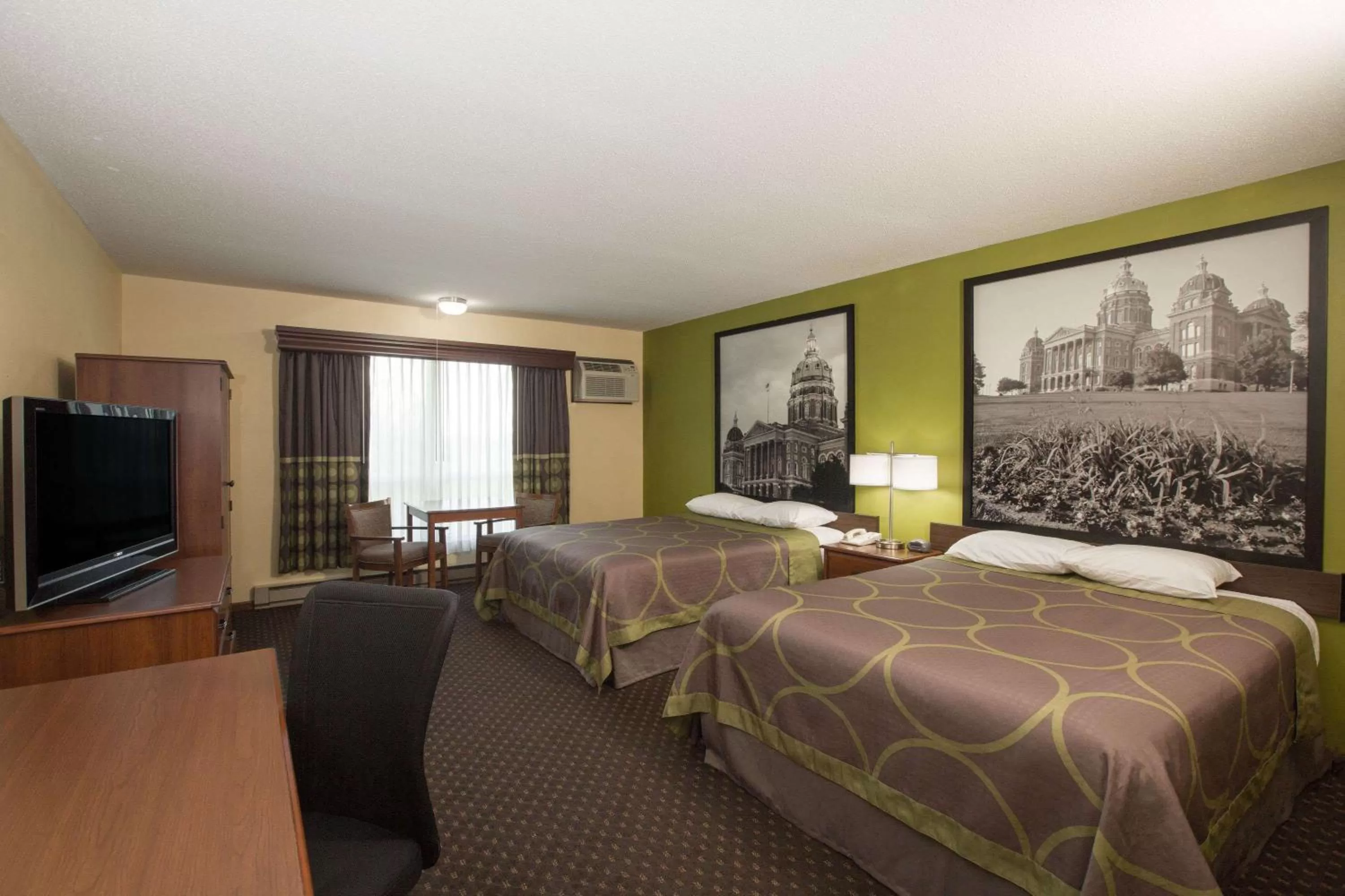 Photo of the whole room, Bed in Super 8 by Wyndham Williams