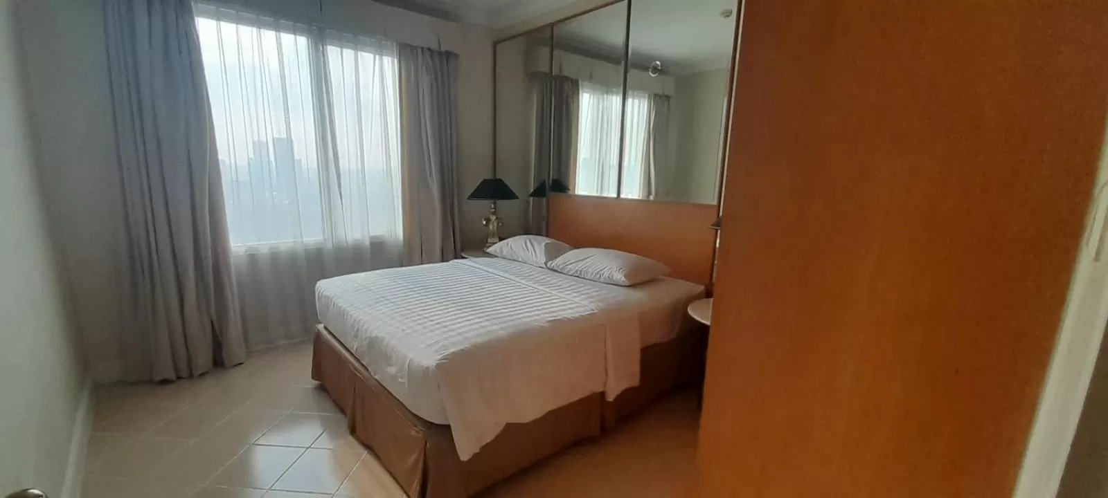 Deluxe One-Bedroom Apartment in Batavia Apartments, Hotel & Serviced Residences