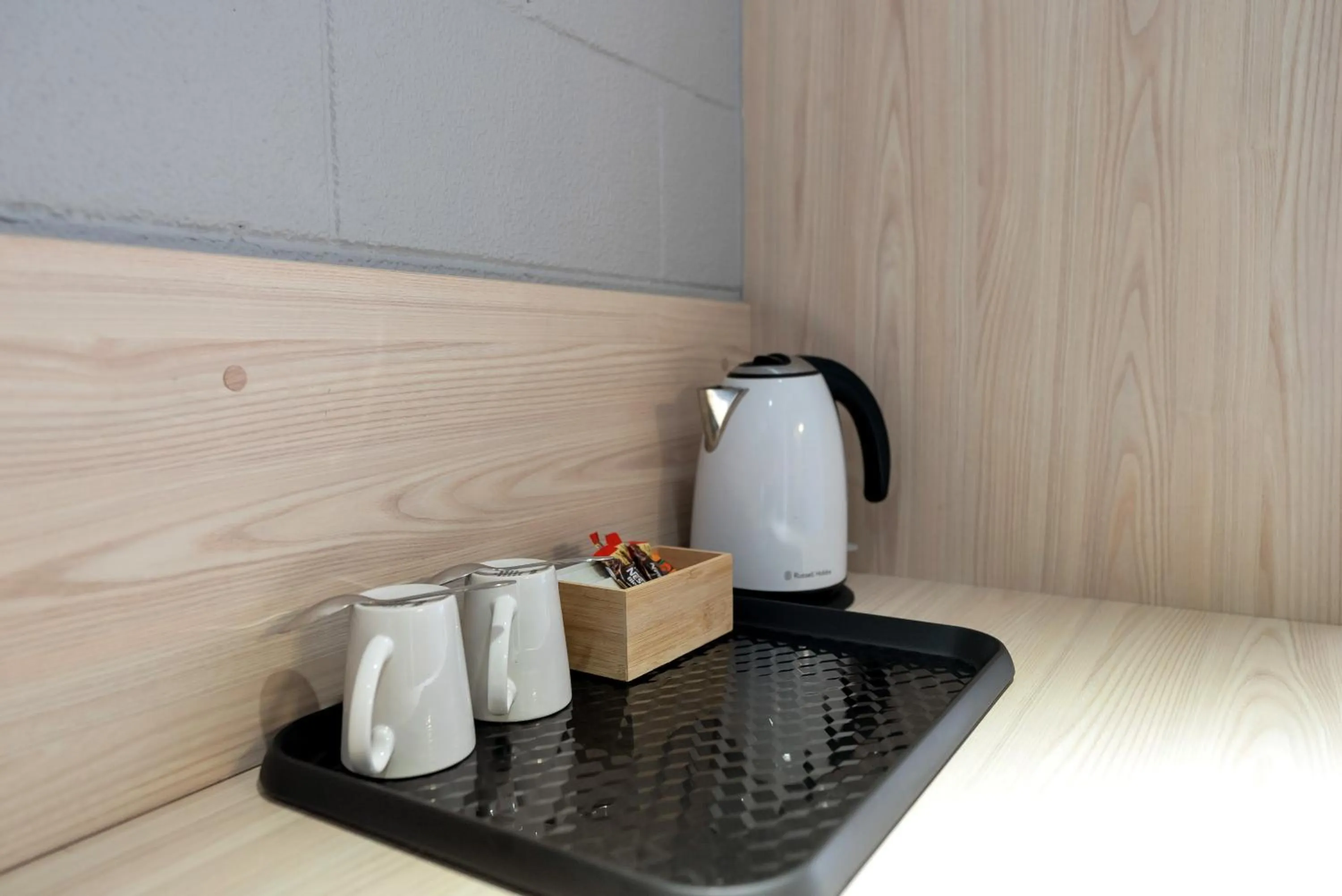 Coffee/tea facilities in Gilligan's Hotel & Resort Cairns