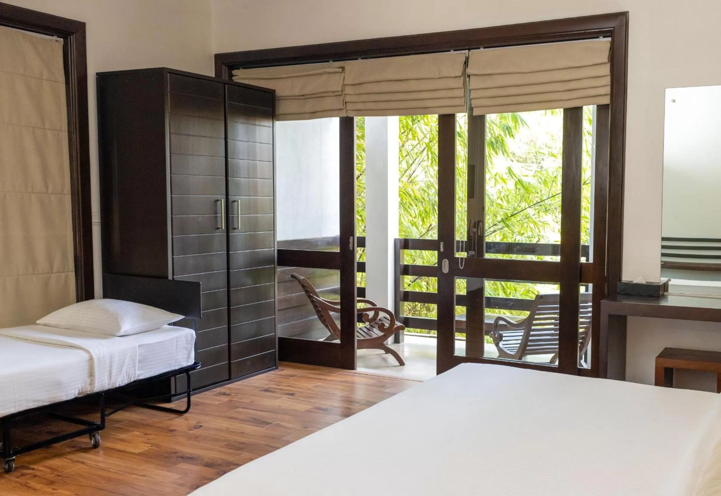 Bed in Terrace Green Hotel and Spa - Free Airport Shuttle Service