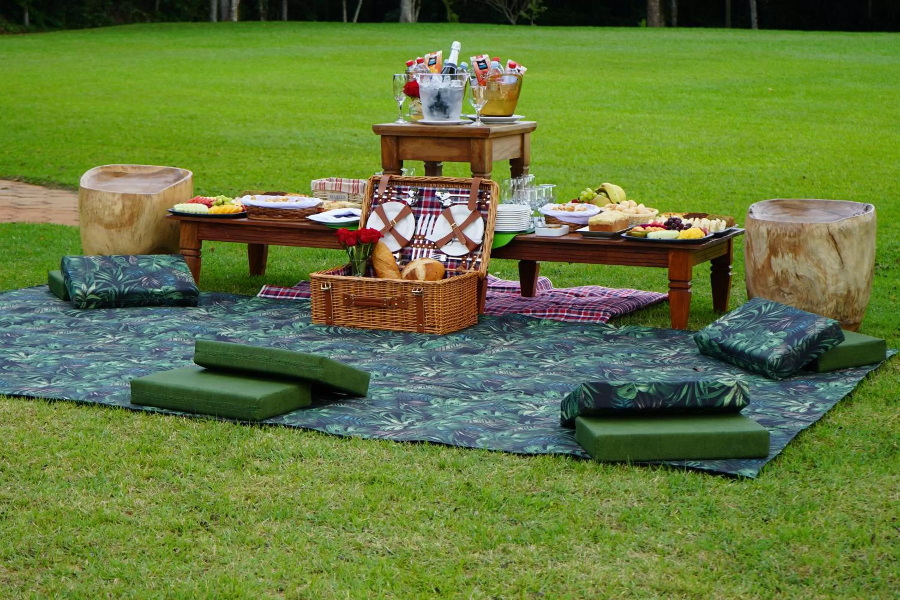 Restaurant/places to eat in Sanma Hotel