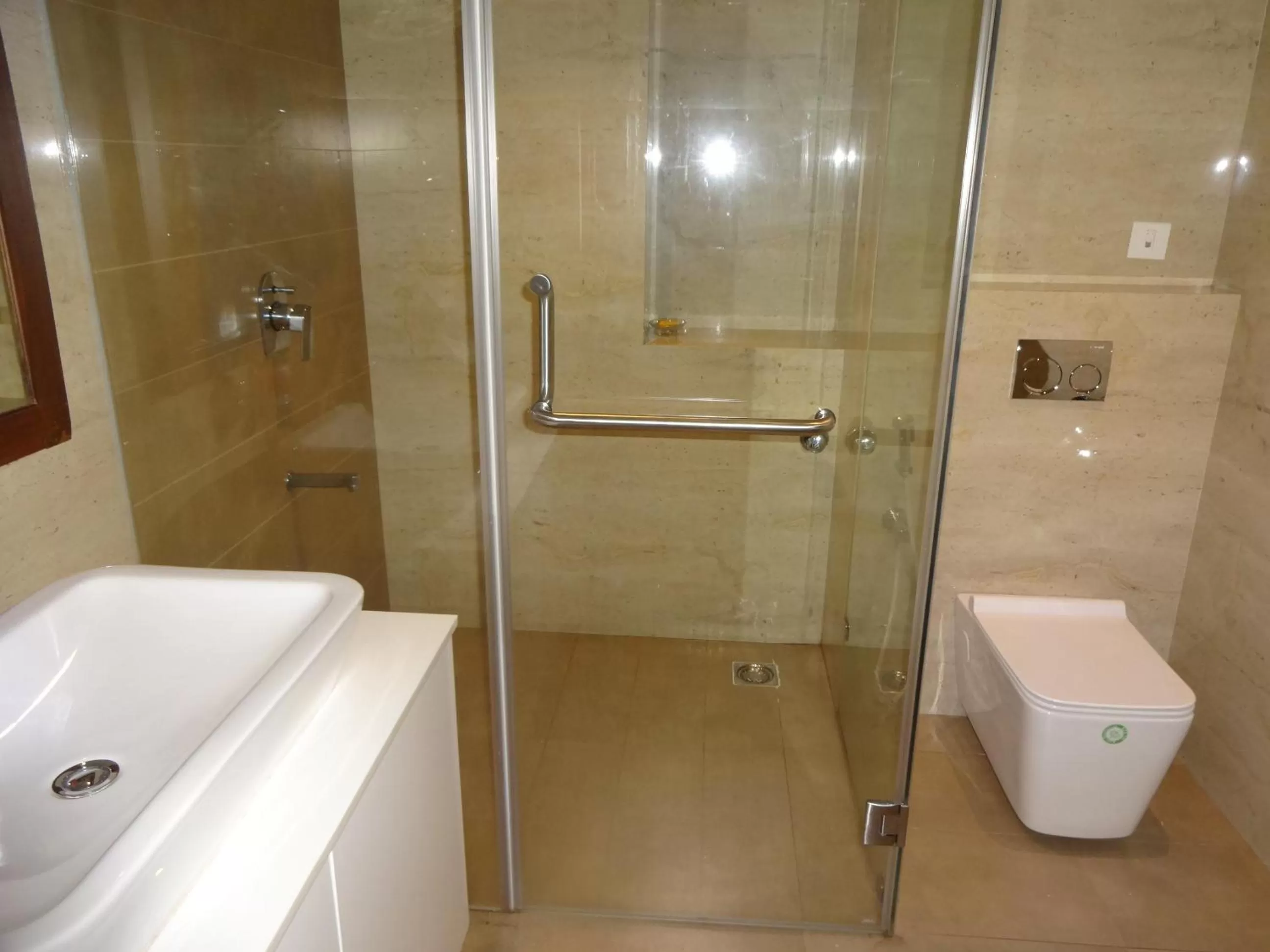 Shower, Bathroom in Keys Select by Lemon Tree Hotels, Malabar Gate, Kozhikode