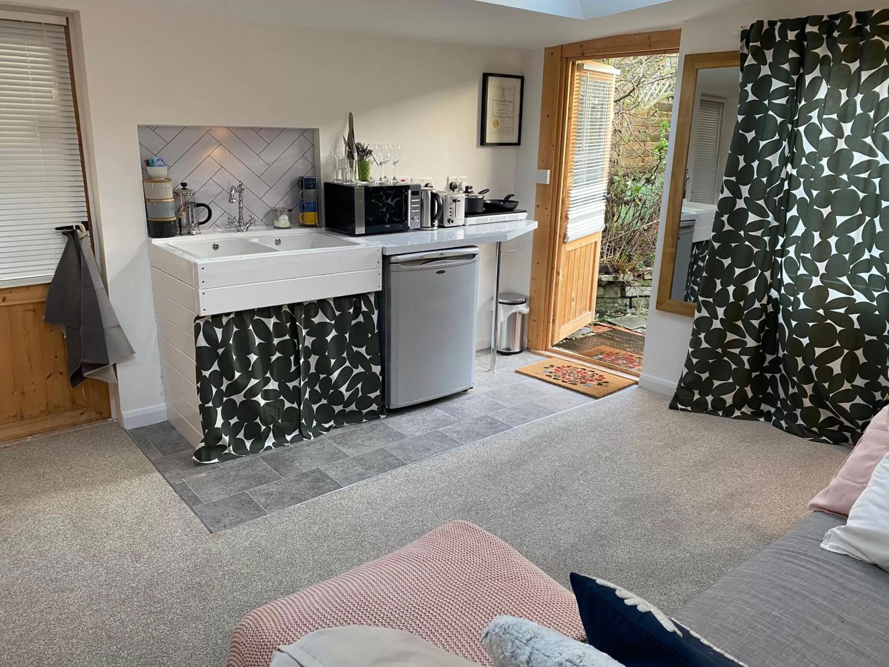 Kitchen or kitchenette, Kitchen/Kitchenette in The Dragonfly BNB, Glastonbury