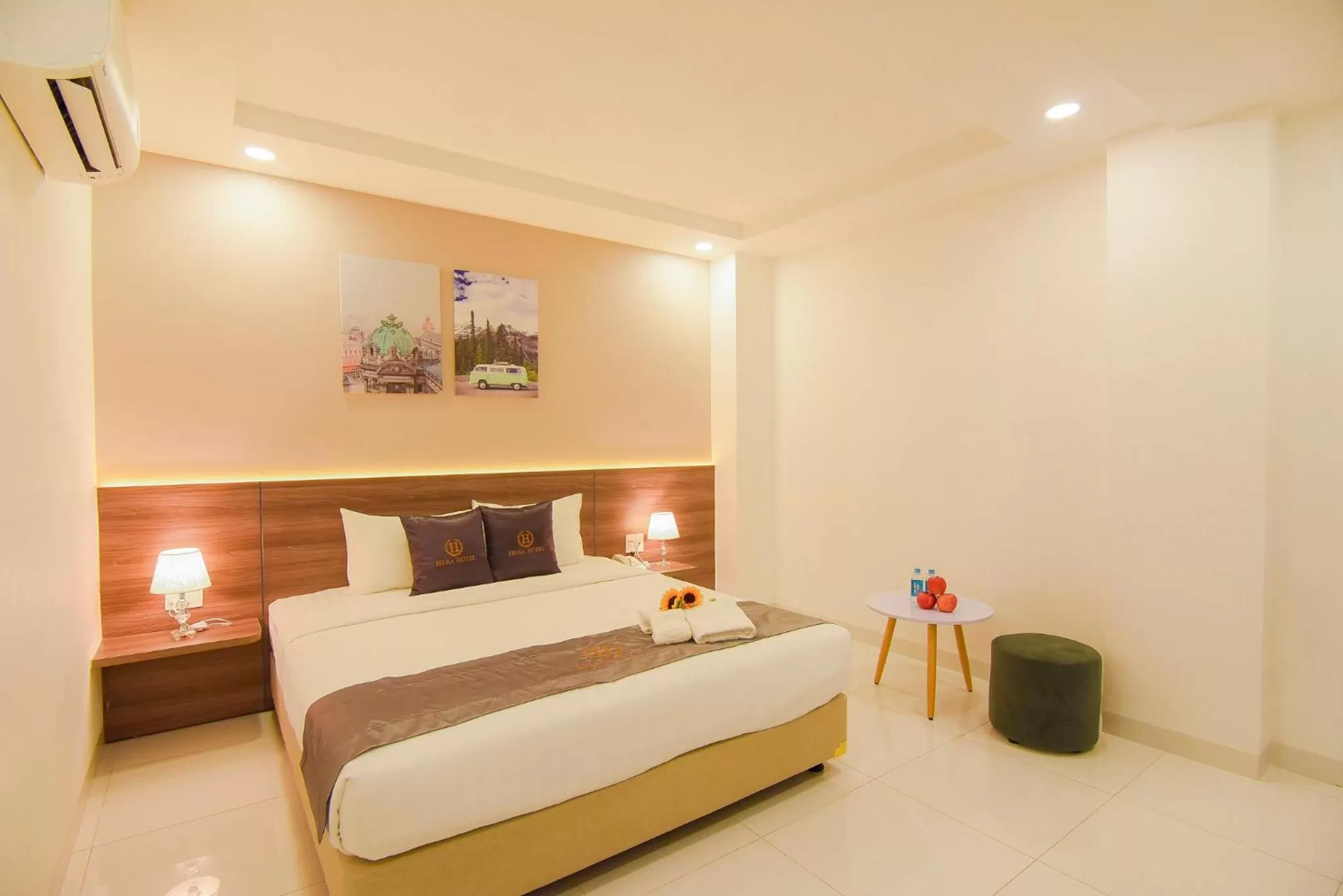 Bed in Hera Hotel Airport