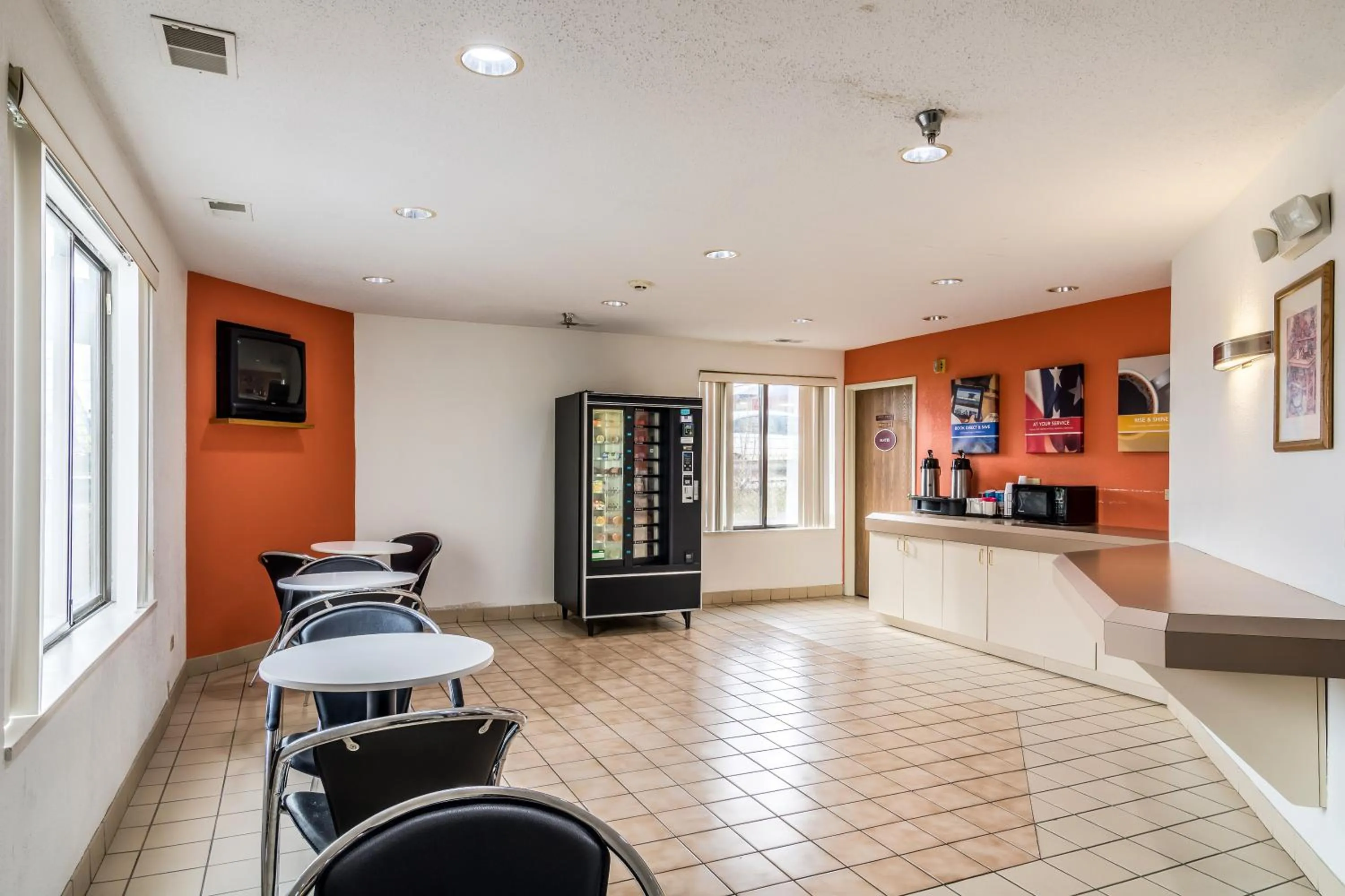 Lobby or reception in Motel 6-Harvey, IL