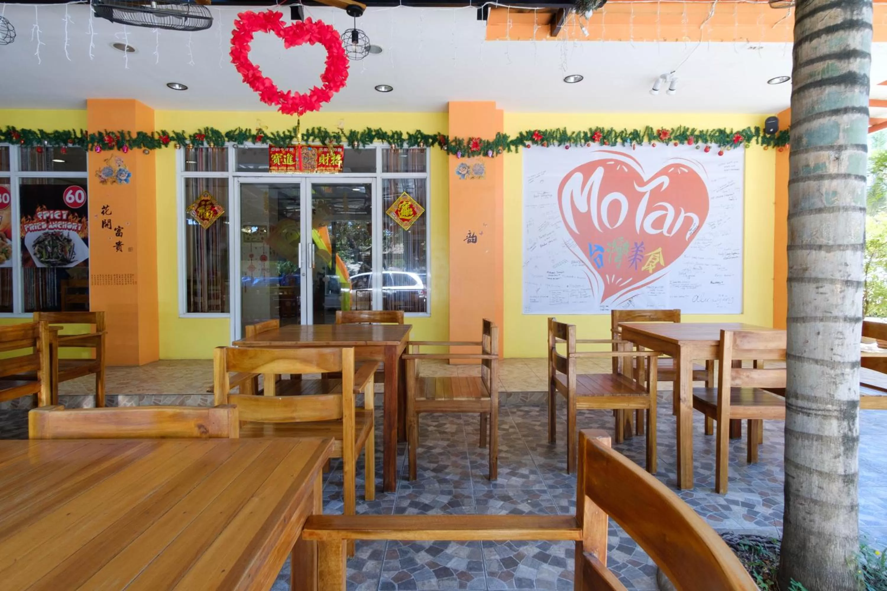 Restaurant/places to eat in RedDoorz Plus @ Manalo Extension Palawan