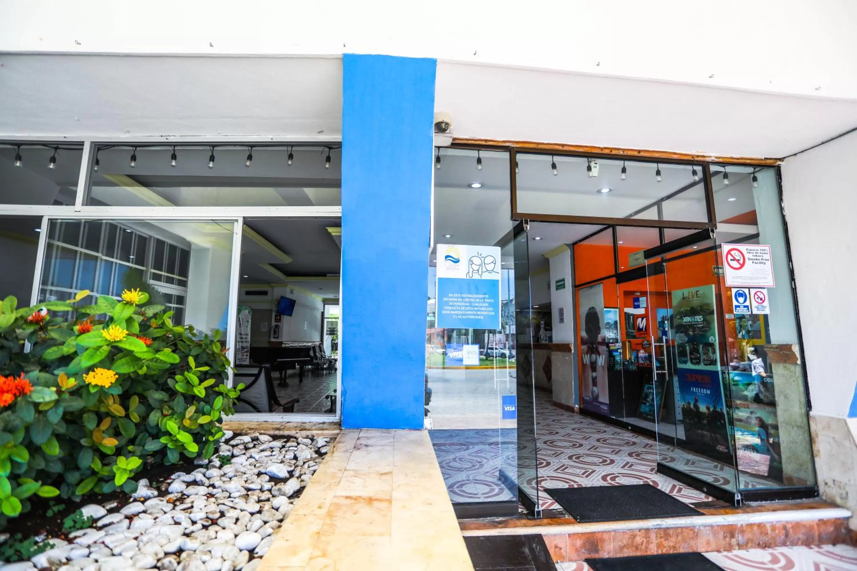 Property building in Hotel Caribe Internacional Cancun