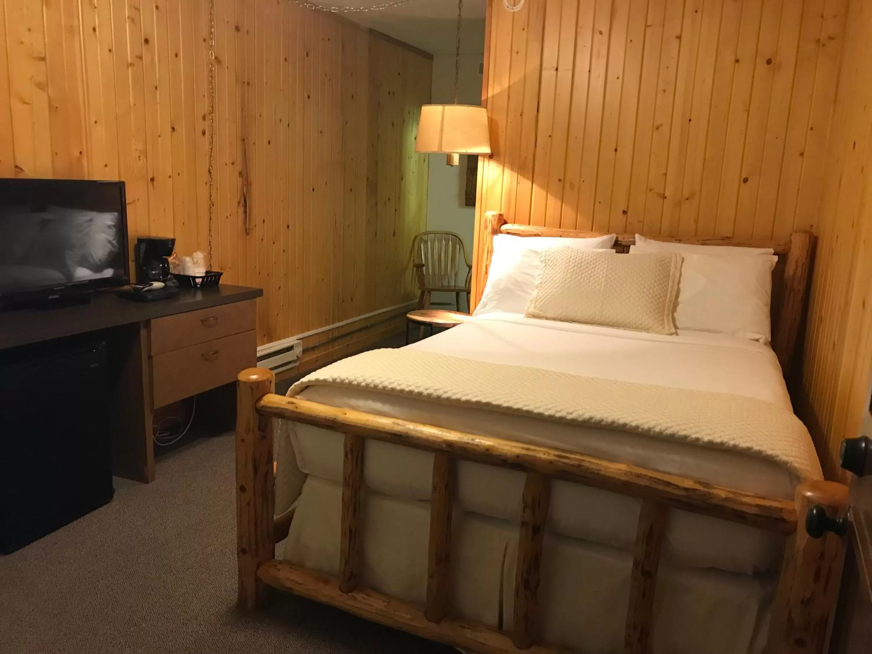 Bed in Colter's Lodge