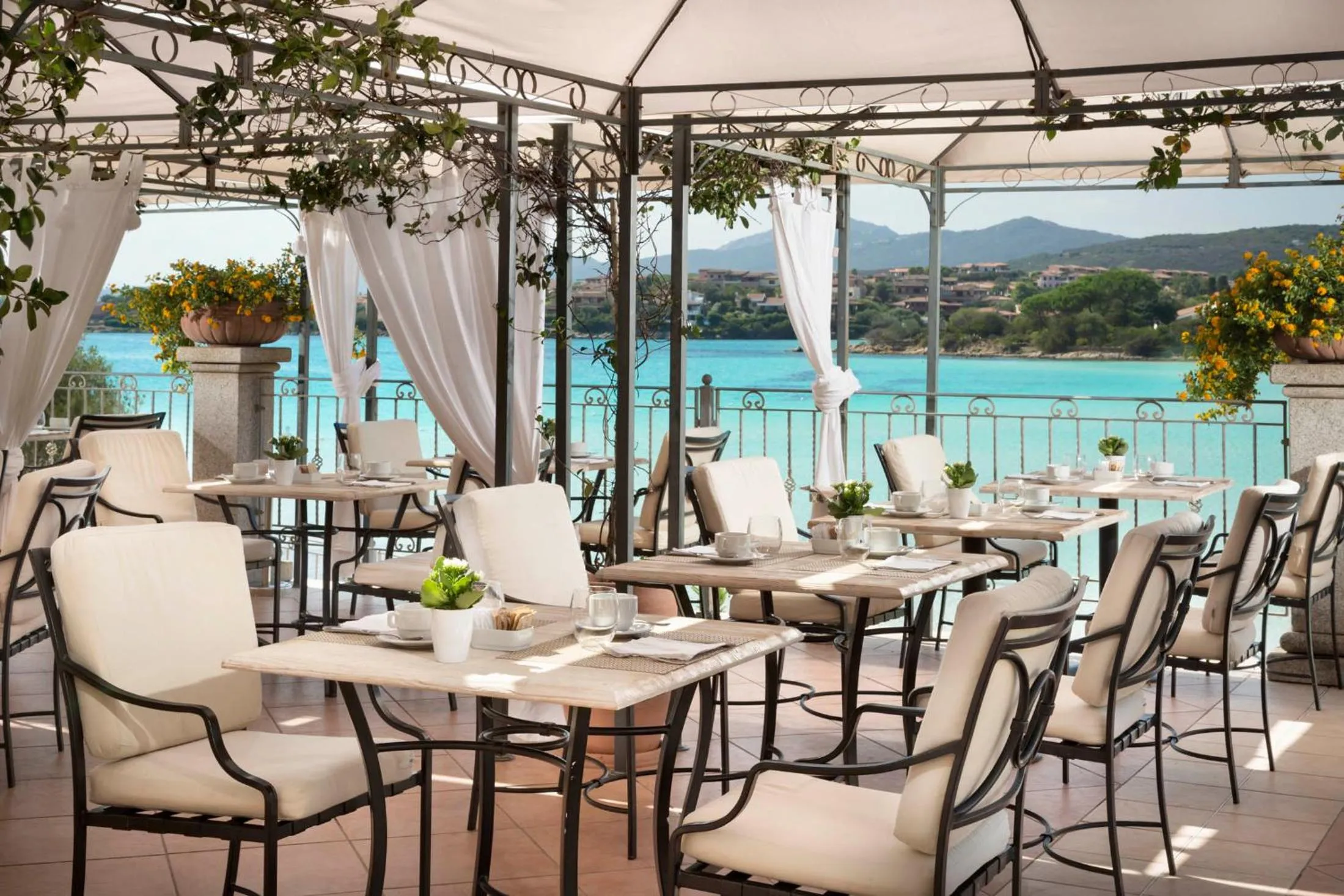 Restaurant/places to eat in Gabbiano Azzurro Hotel & Suites