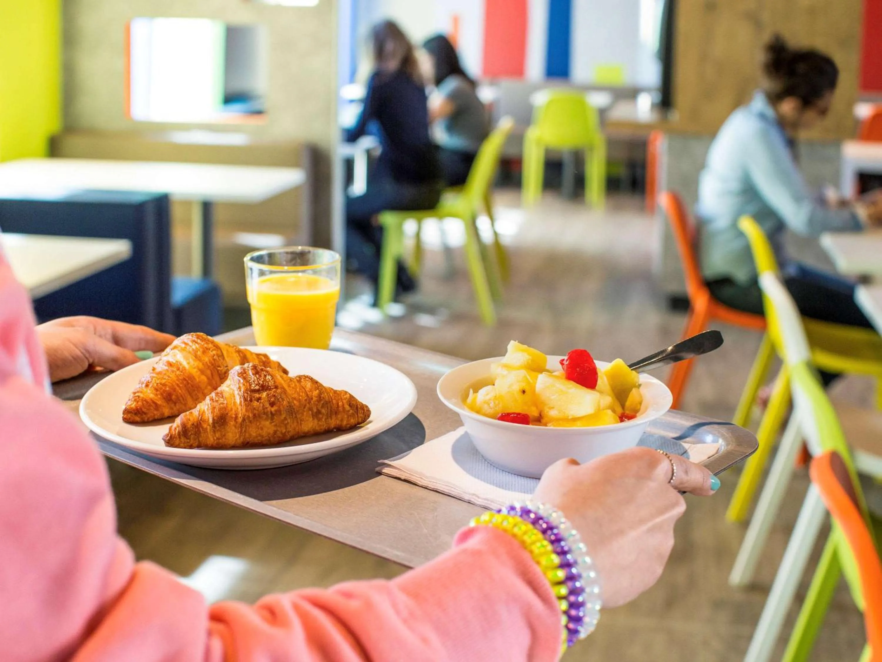 Restaurant/places to eat in ibis budget Saint Quentin Yvelines - Vélodrome