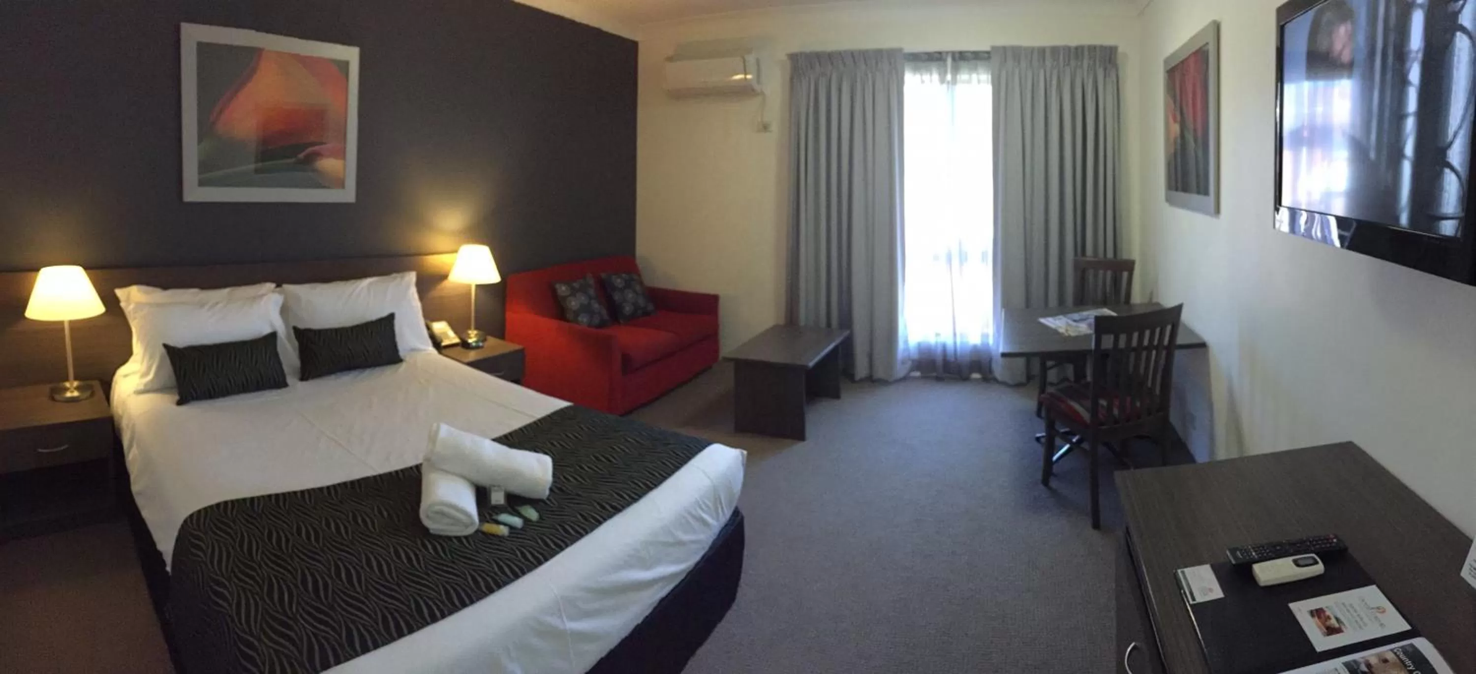 Day, Bed in Hunts Hotel Liverpool