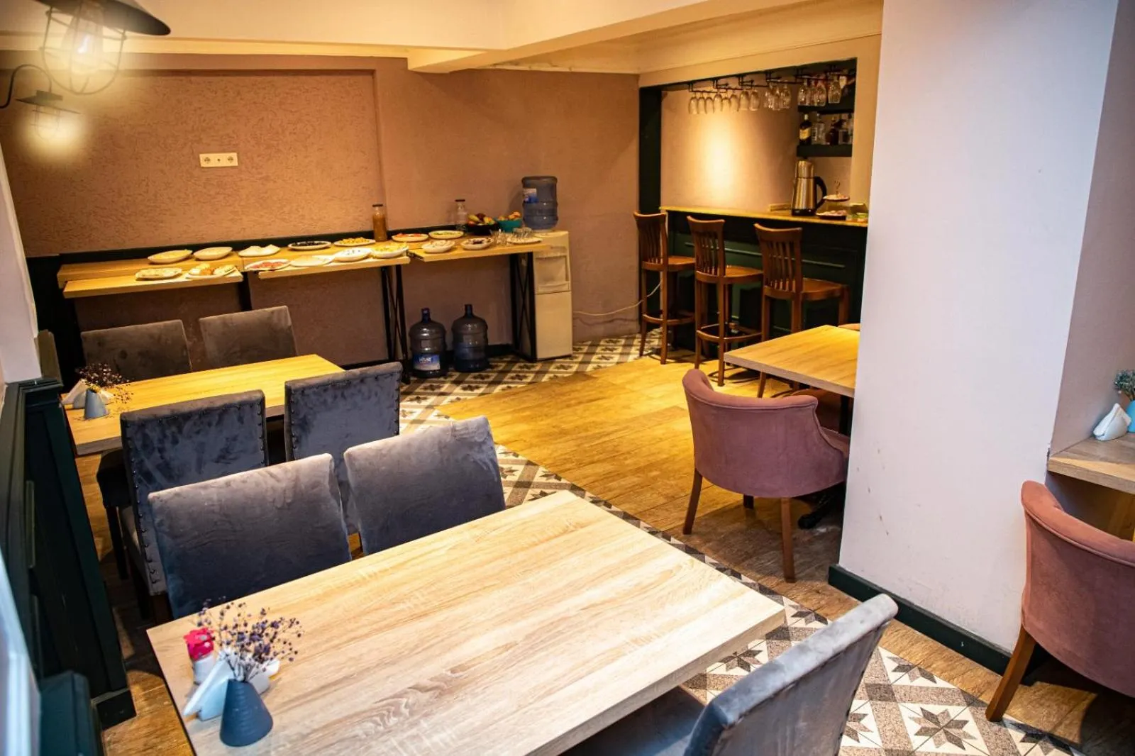 Restaurant/Places to Eat in Comfort Hotel Taksim