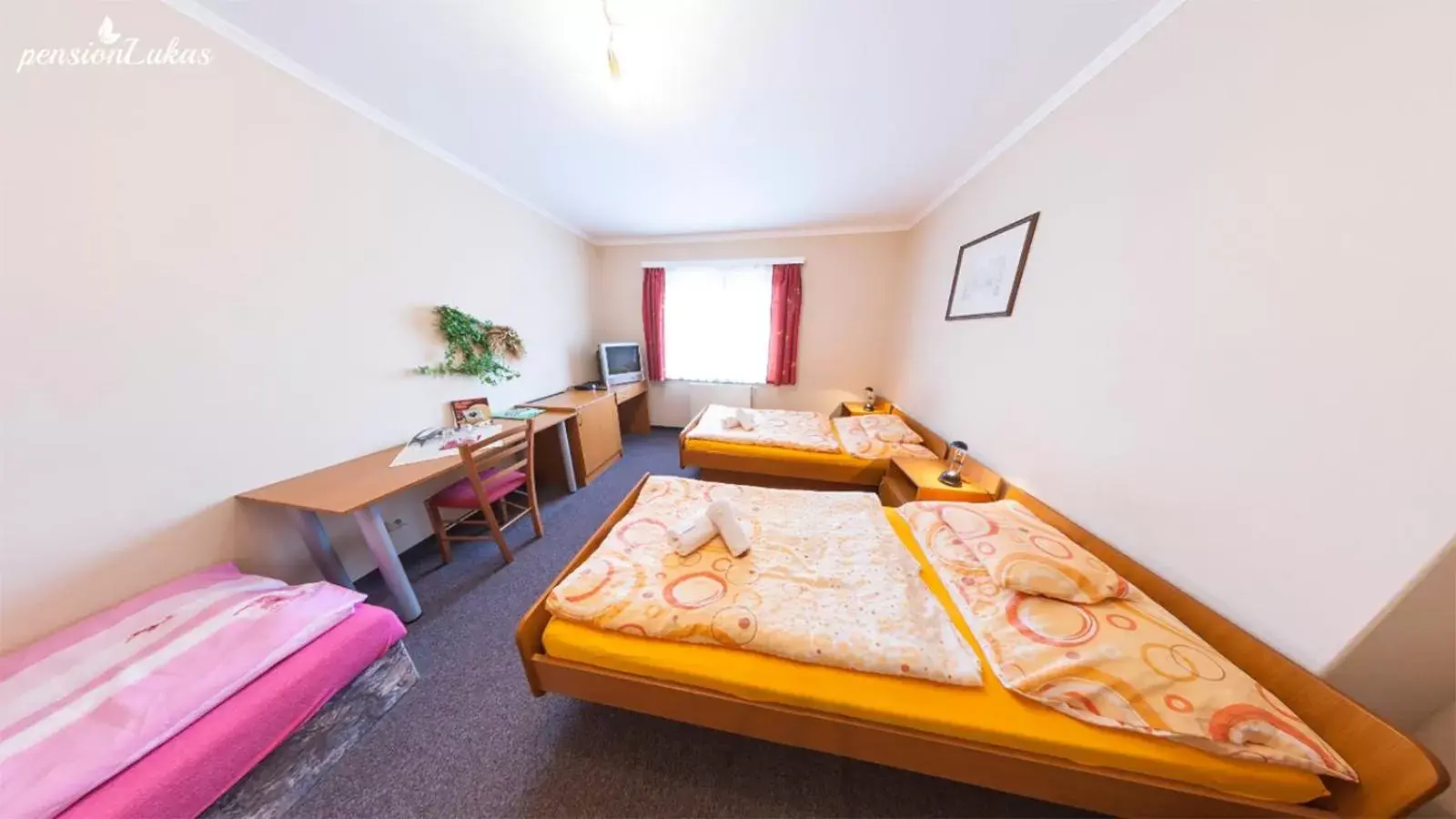 Triple Room with Shower #3 - single occupancy in Pension Lukas Triple Room with Shower #3 - single occupancy in Pension Lukas