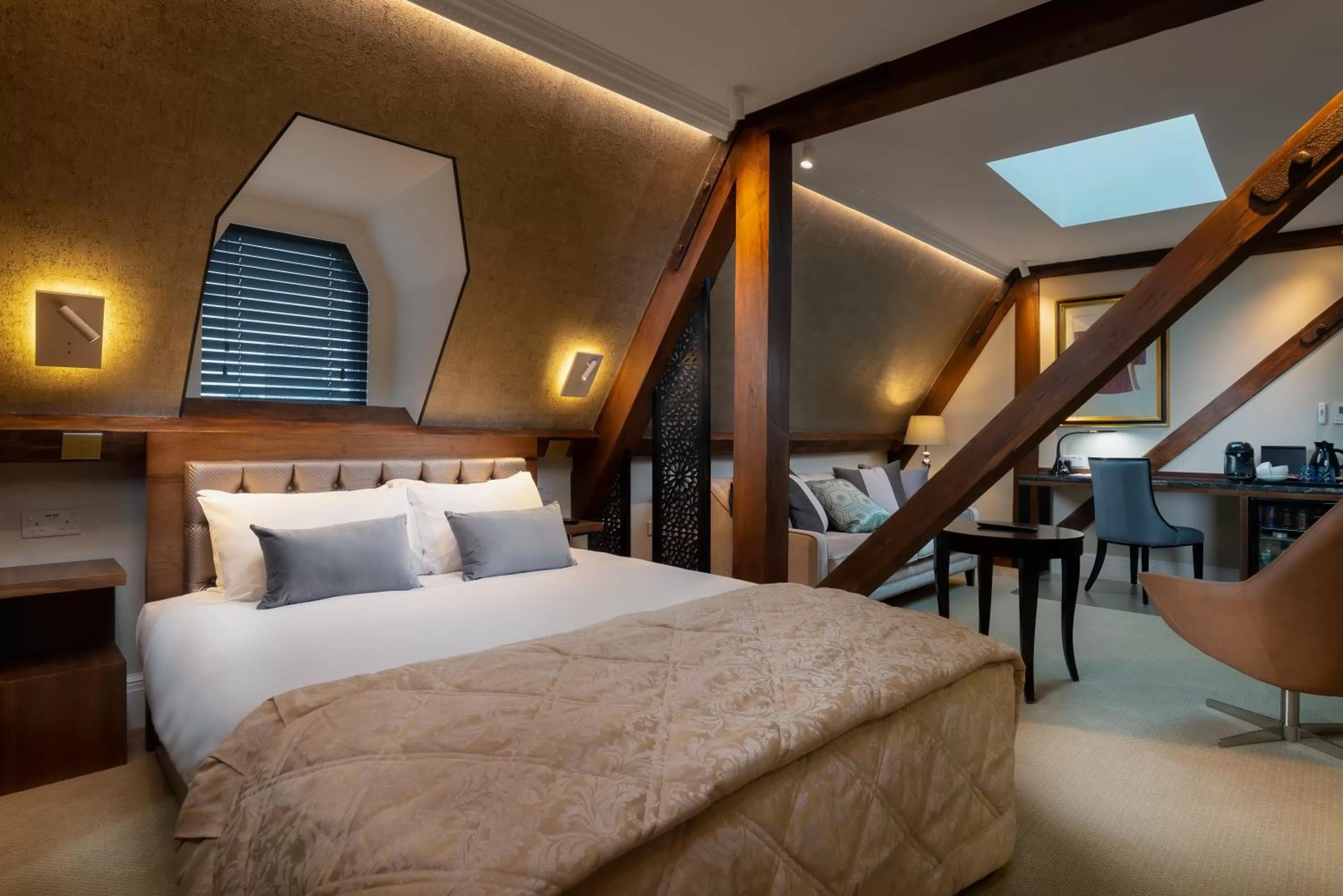 Bed in The Lansbury Heritage Hotel By Sunday - Canary Wharf London