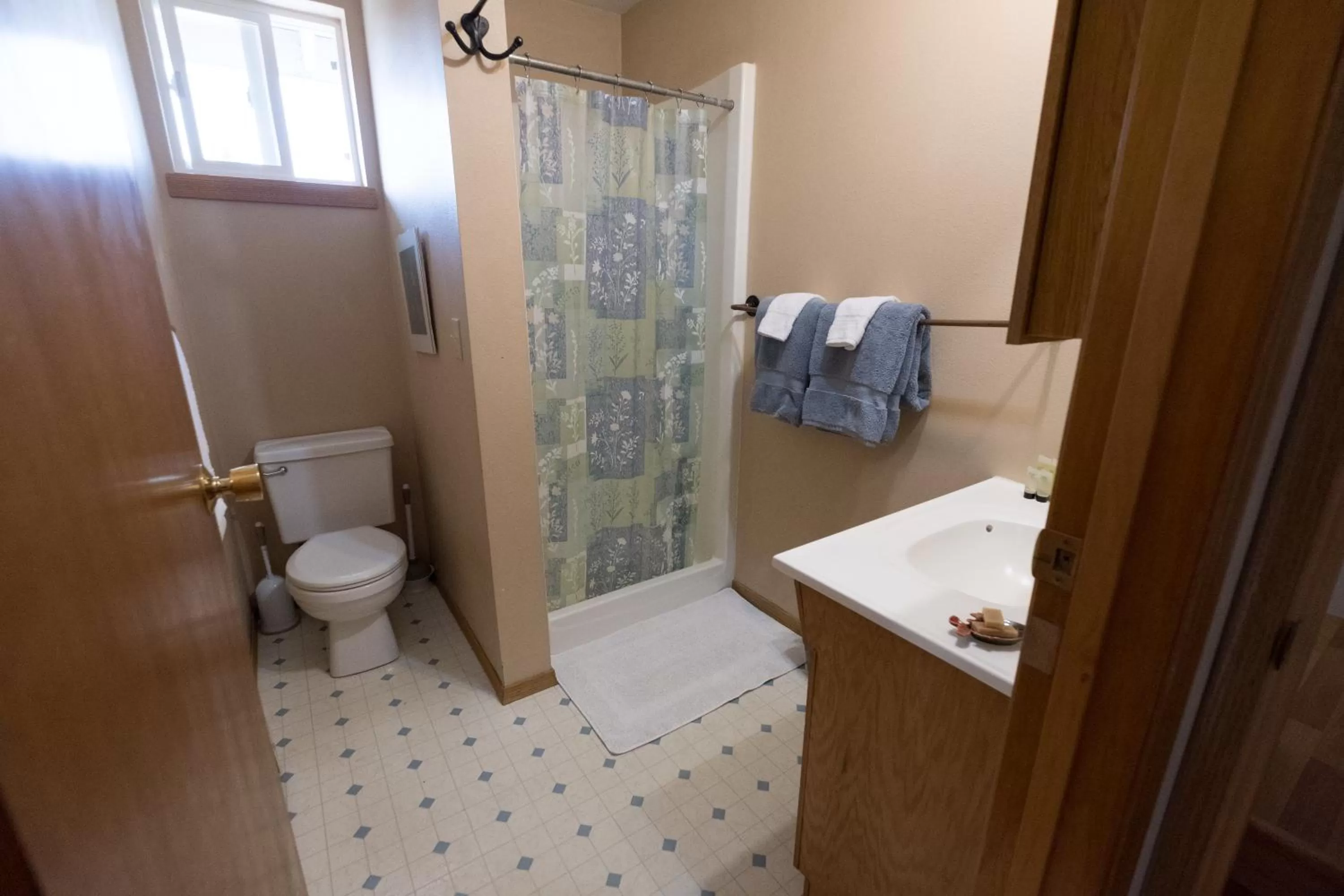 Bathroom in Bay Avenue Inn