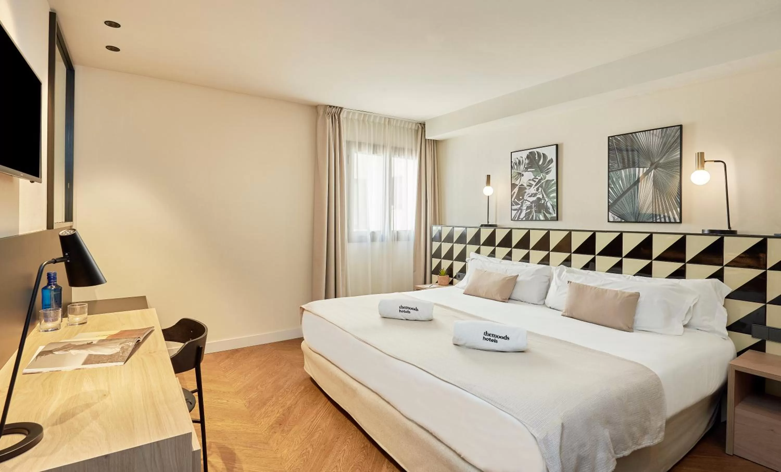 Photo of the whole room, Bed in The Moods Oasis