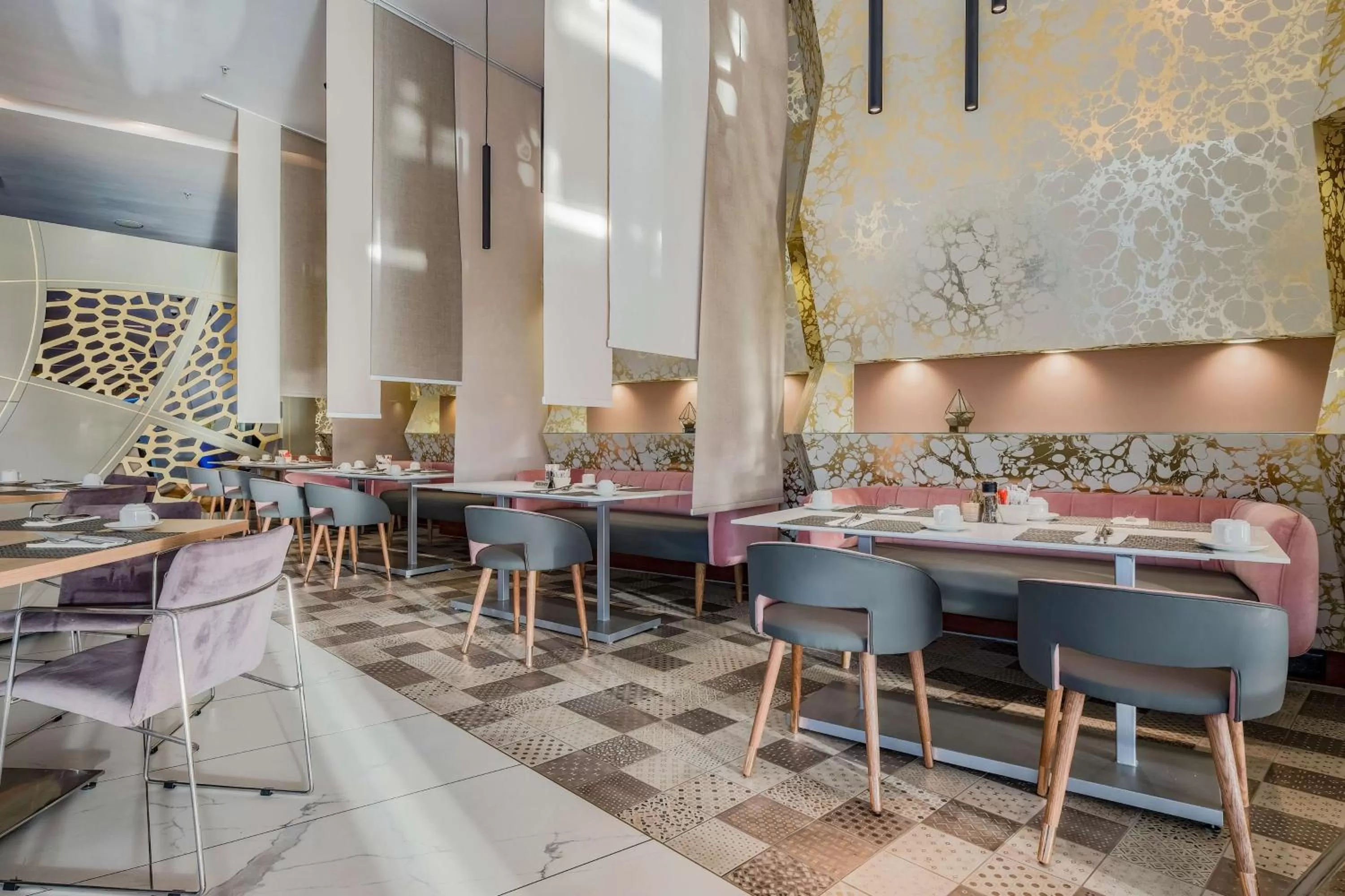 Restaurant/places to eat in Radisson Blu Gautrain Hotel, Sandton Johannesburg