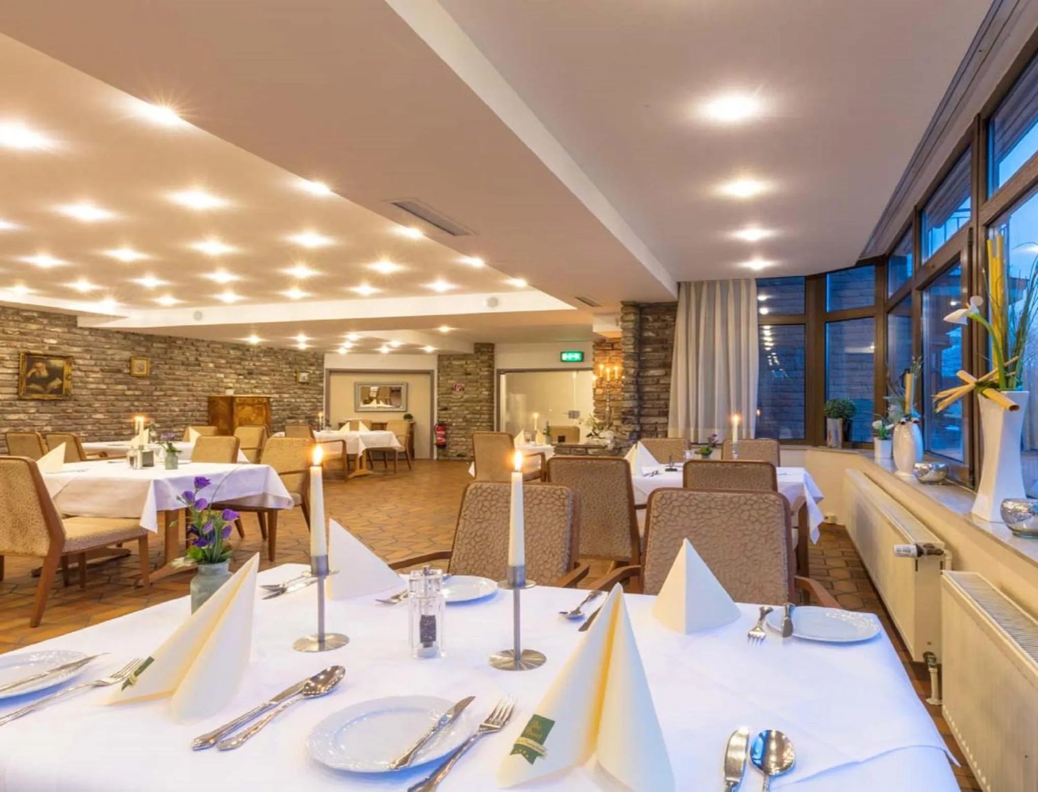 Restaurant/places to eat in Sport- und Tagungshotel De Poort