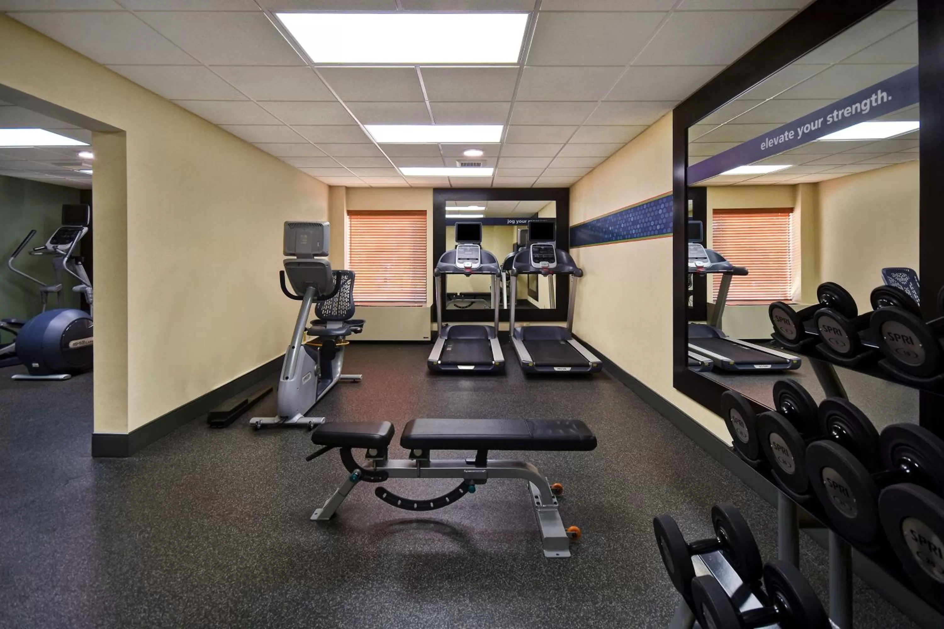 Fitness centre/facilities in Hampton Inn White River Junction