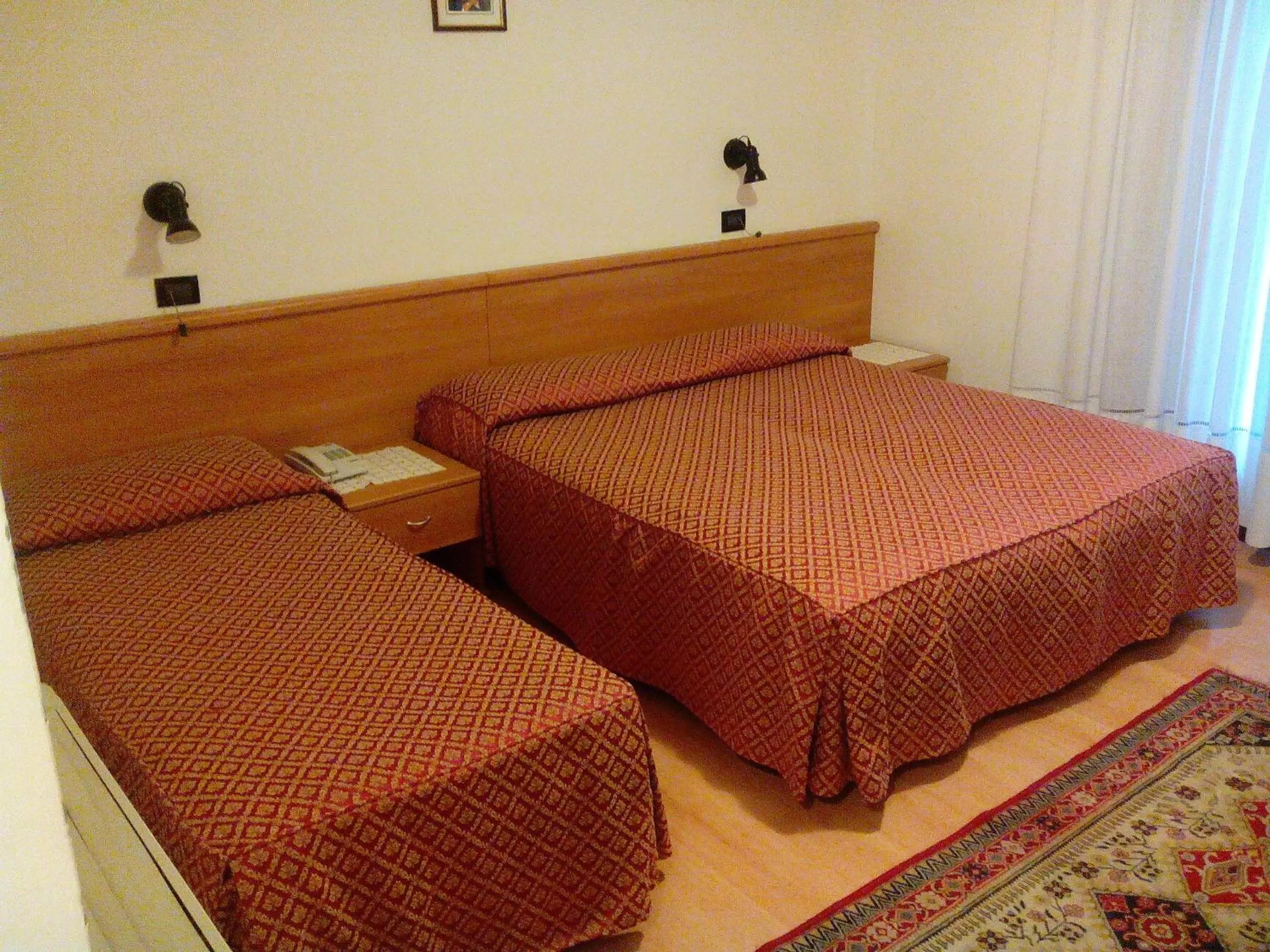 Day, Bed in Albergo Alla Speranza