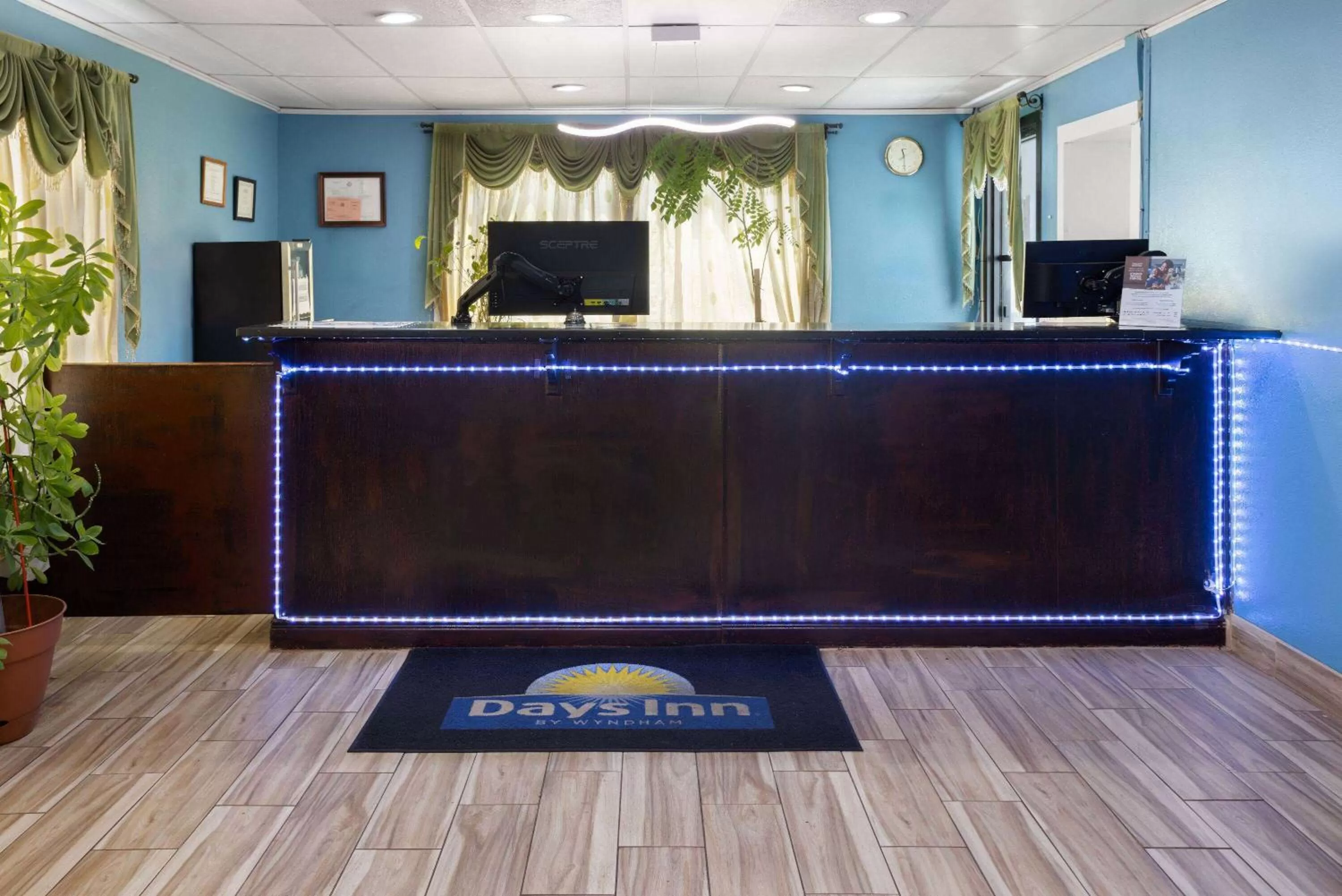 Lobby or reception in Days Inn by Wyndham Queensbury/Lake George