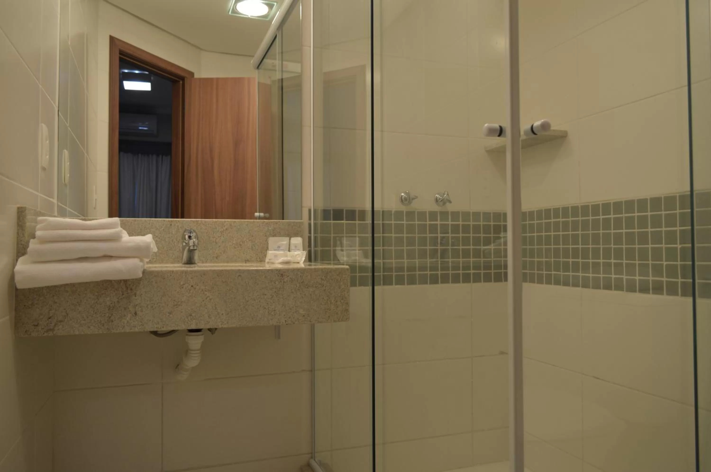 Bathroom in Master Express Dom Pedro II - próximo ao Consulado Americano e Aeroporto