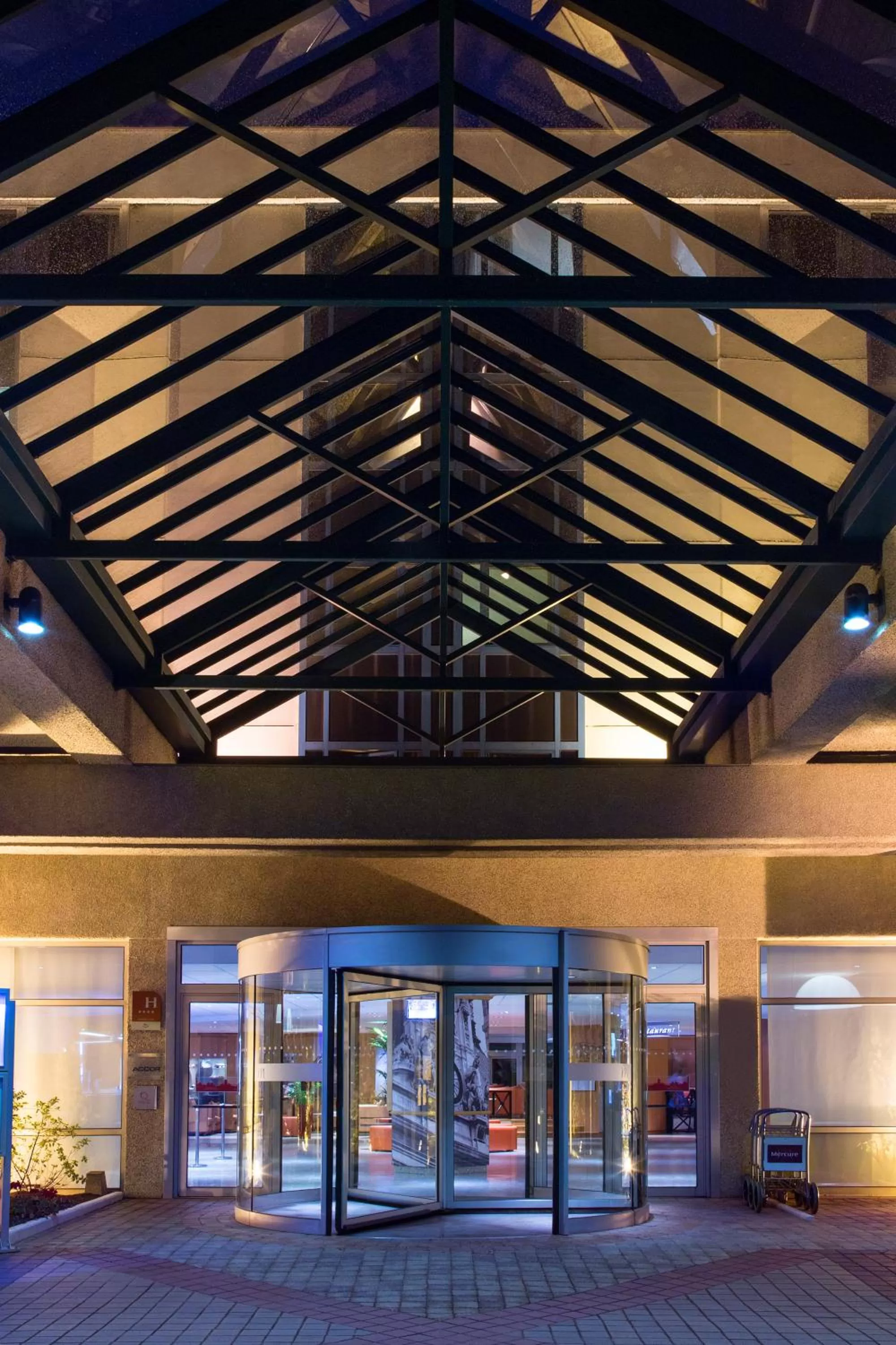 Facade/entrance in Mercure Paris Roissy CDG