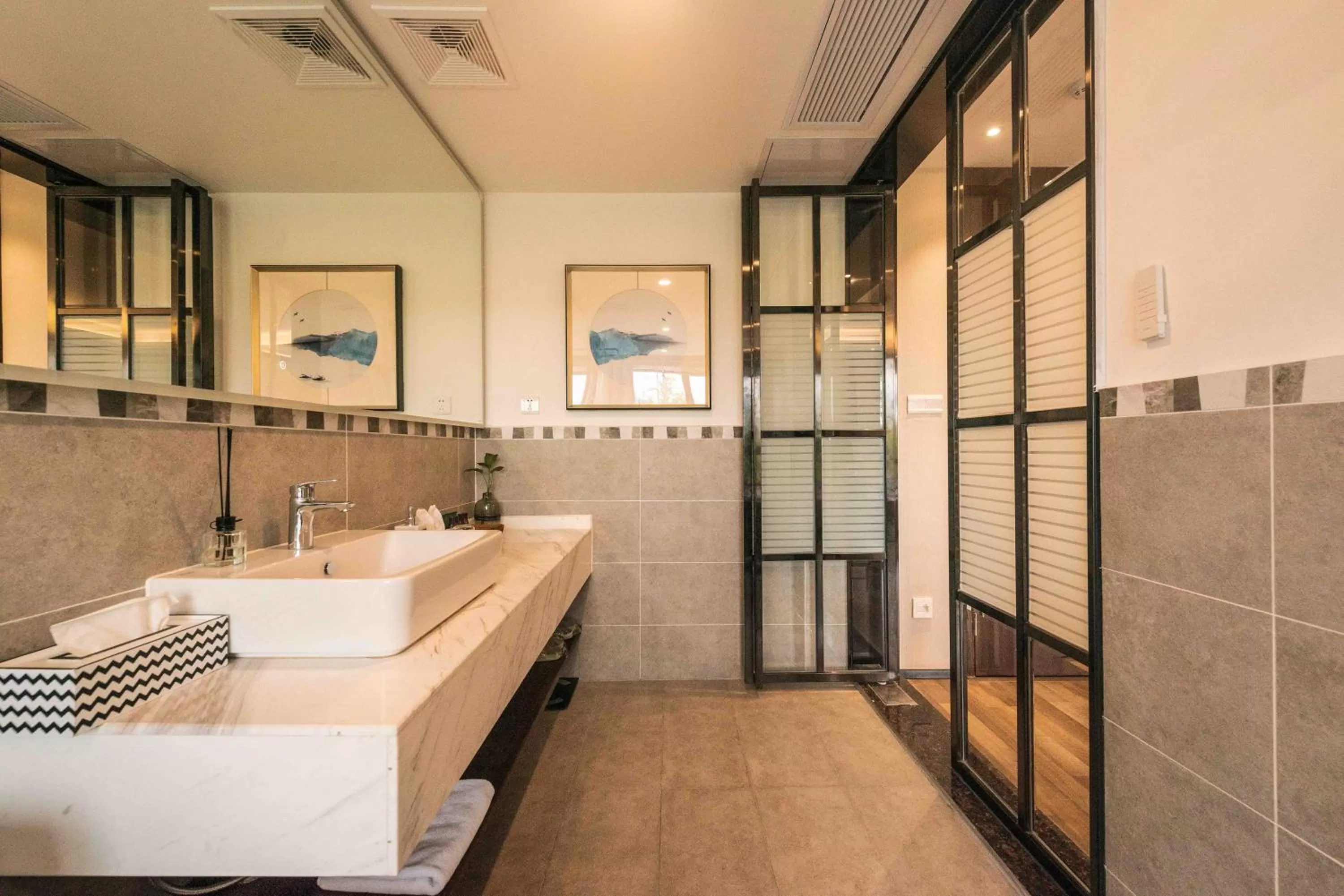 Bathroom in Li River Resort Villa Hotel
